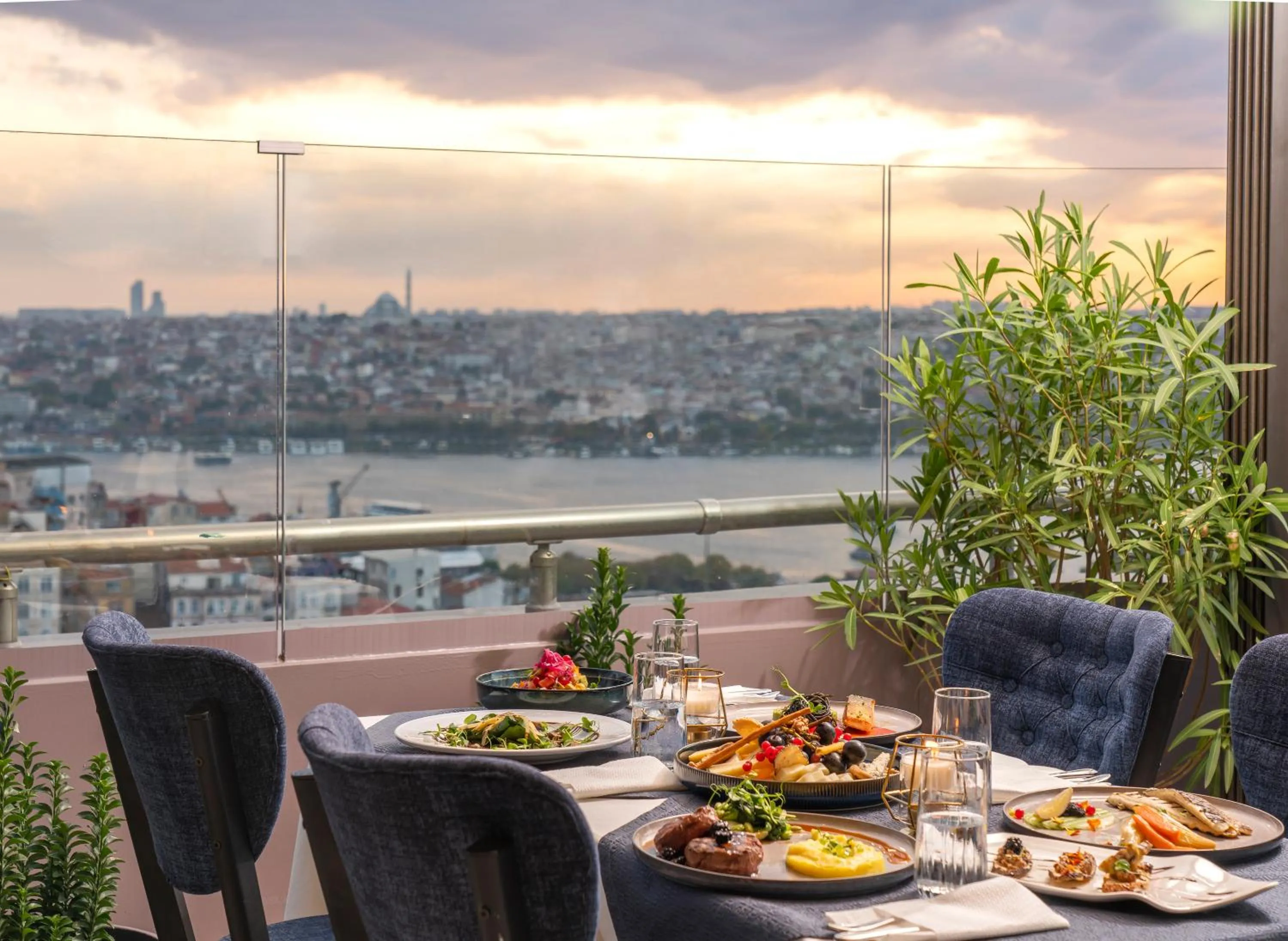 Restaurant/places to eat in Rixos Pera Istanbul