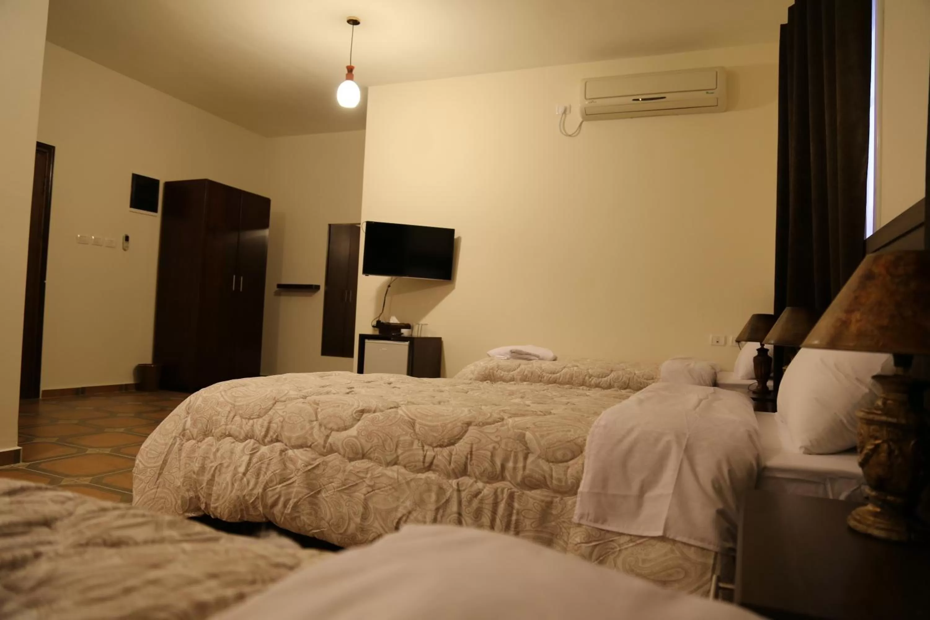 Nearby landmark, Bed in Orient Hotel