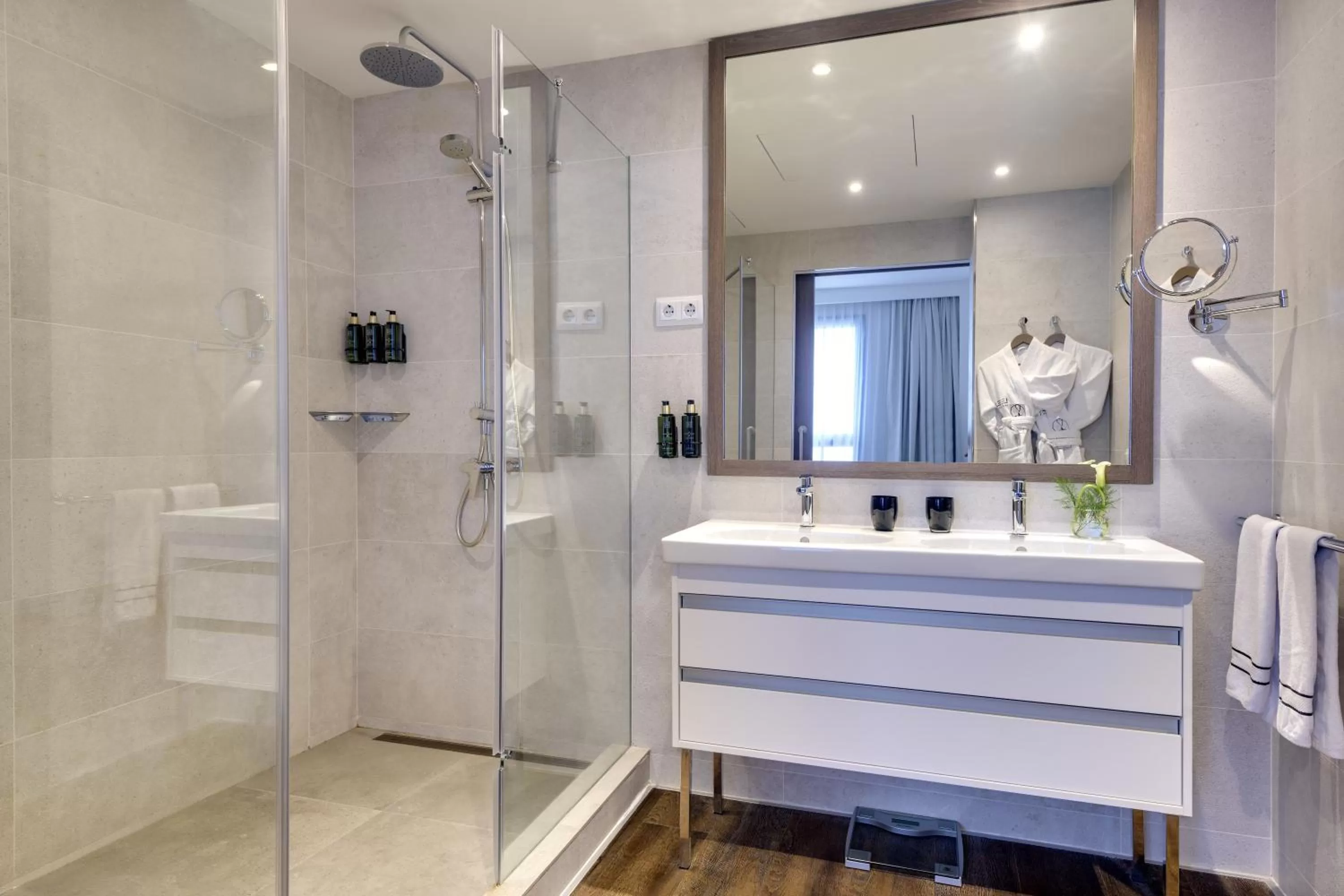 Bathroom in Melia Madrid Serrano