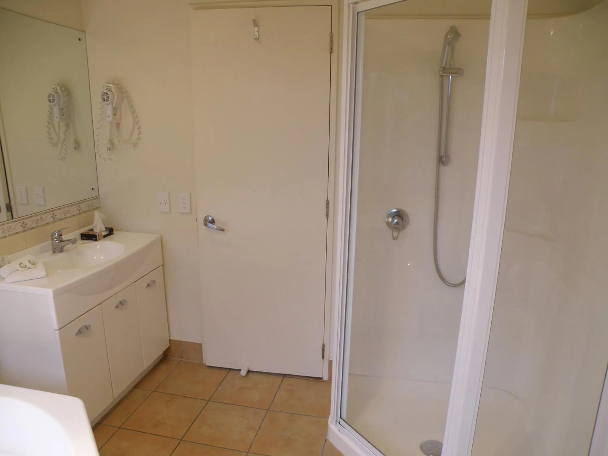 Bathroom in Stadium Motel