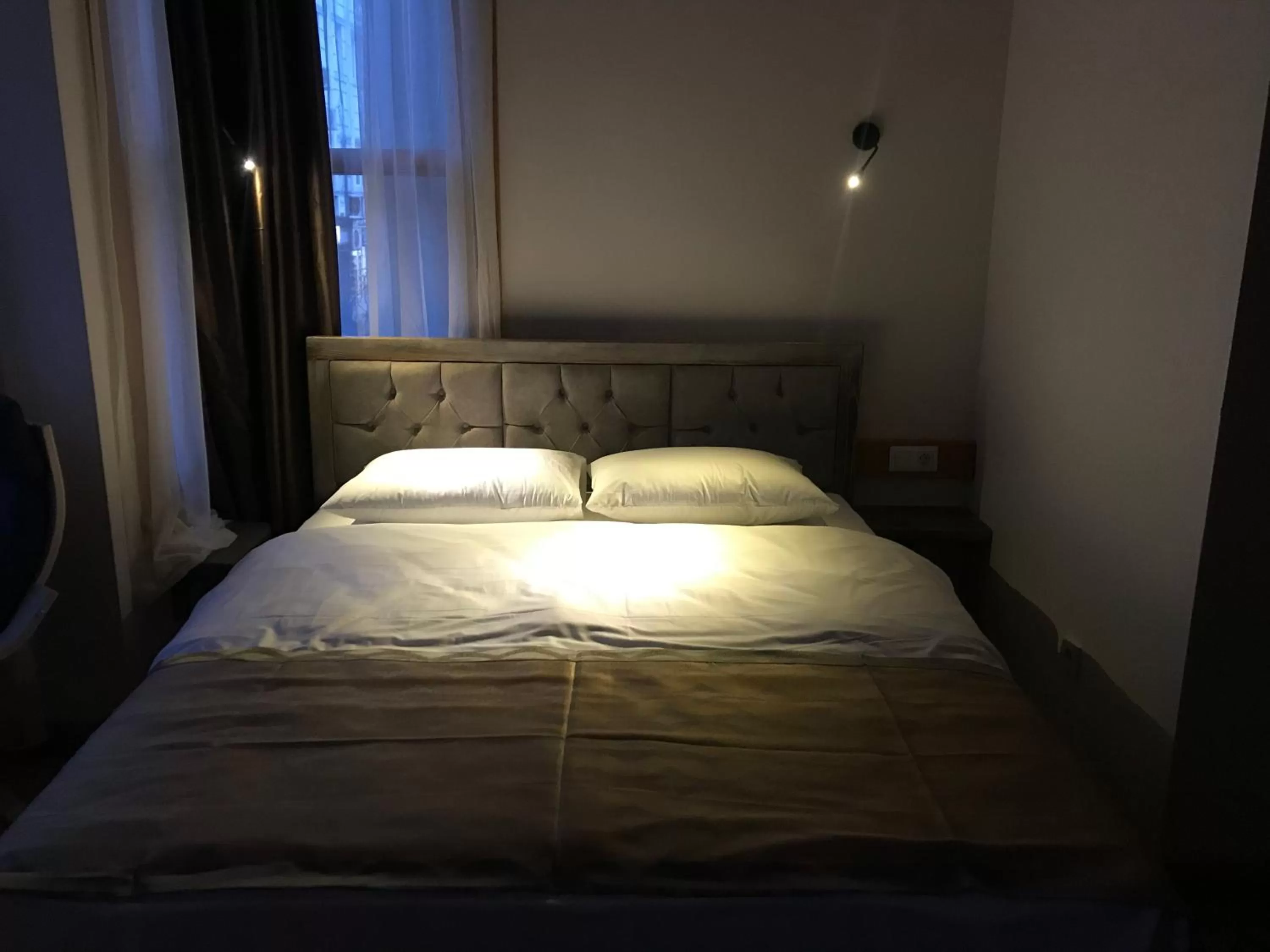 Bed in Green Mansion