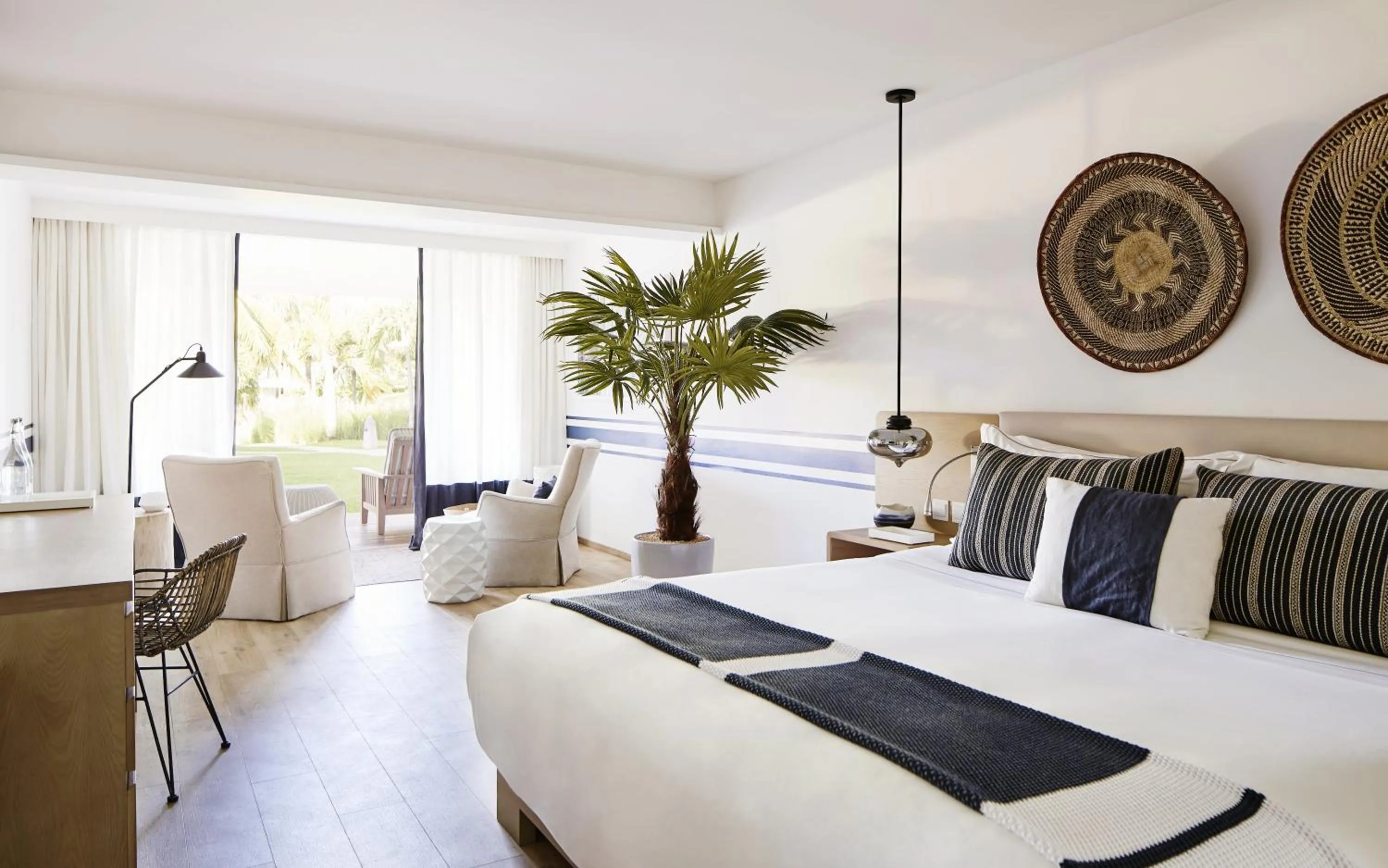 Balcony/Terrace, Bed in LUX* Grand Gaube Resort & Villas