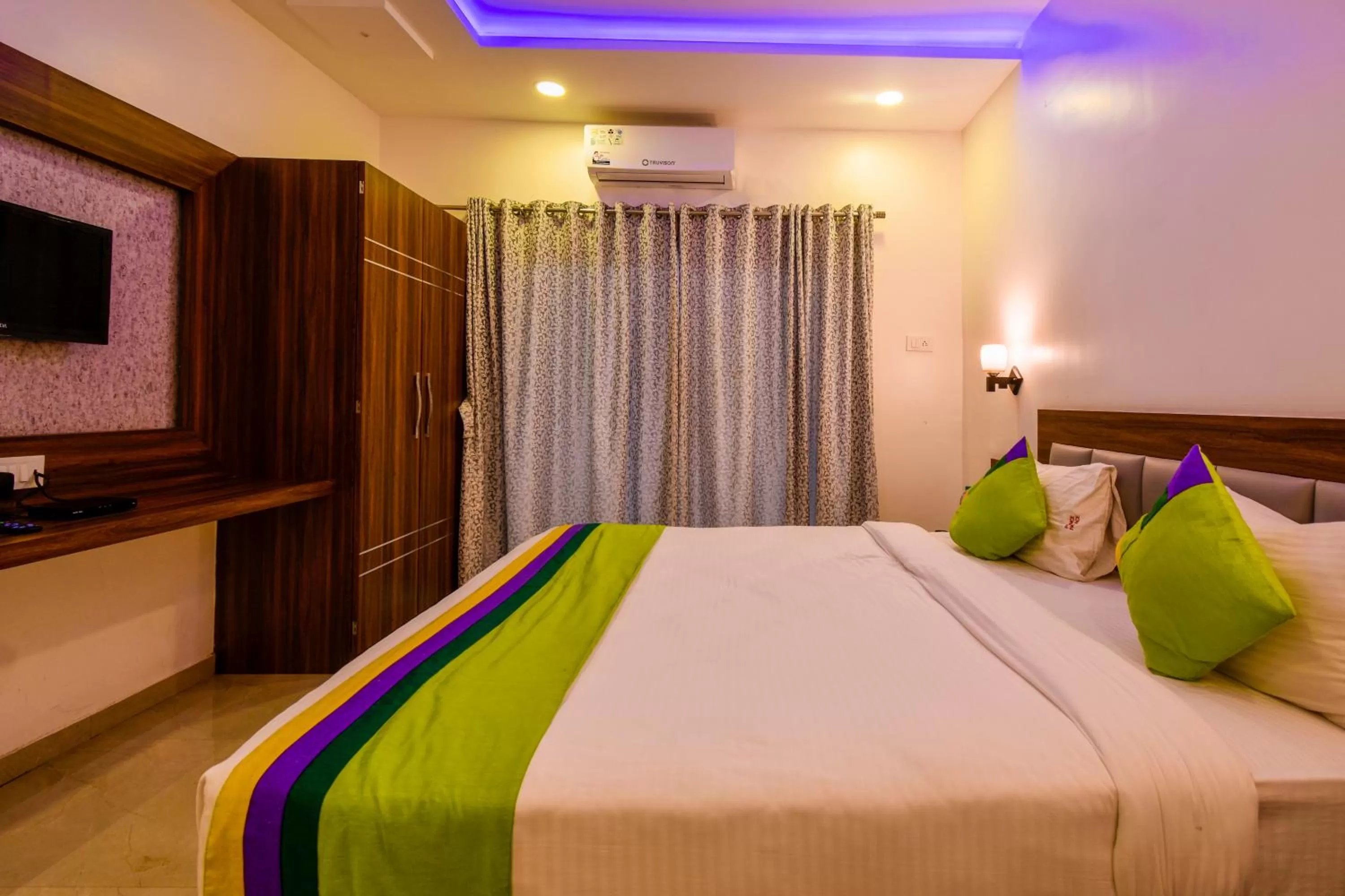 Bedroom, Bed in Treebo Prince Palace