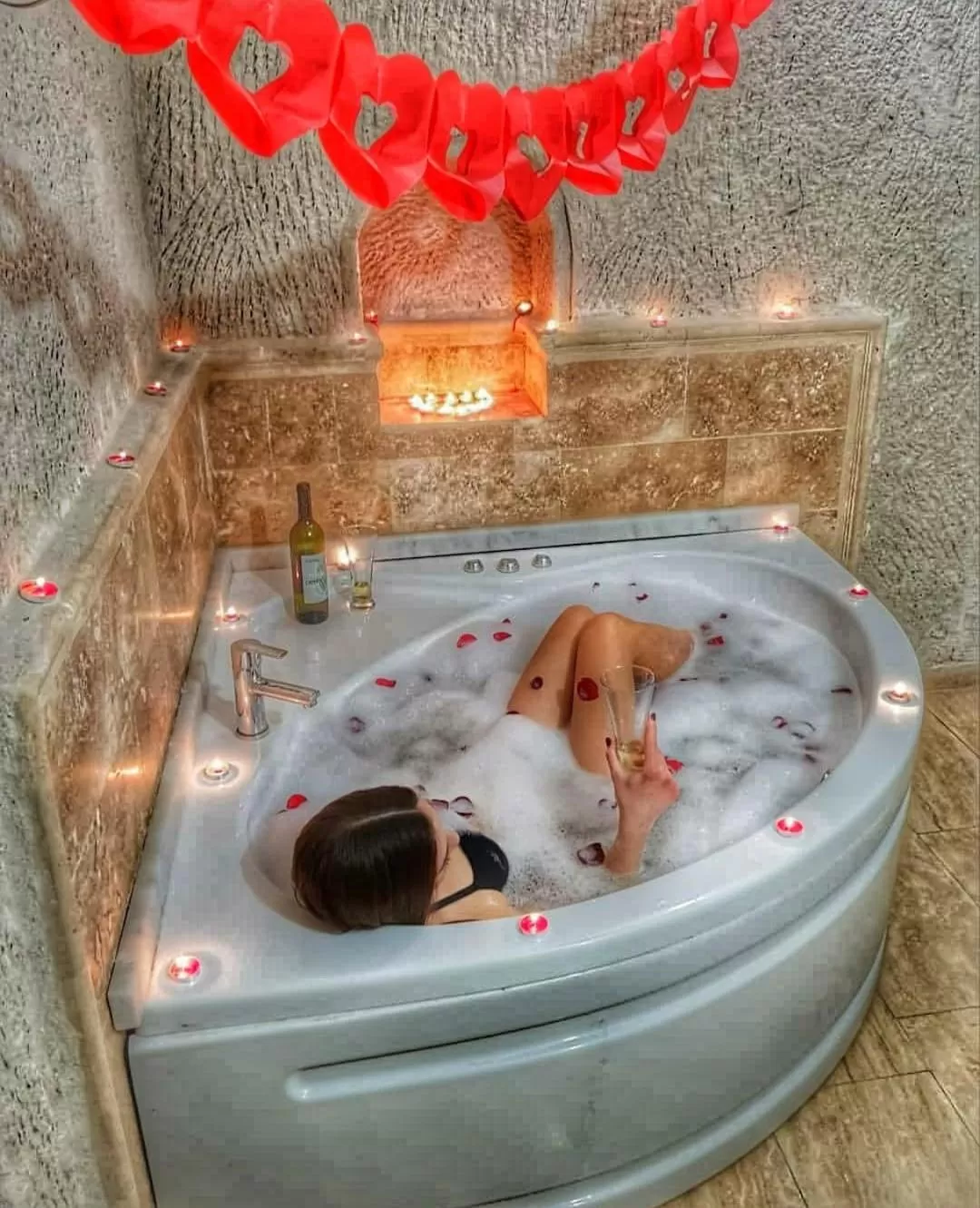 People in Elite Cave Suites