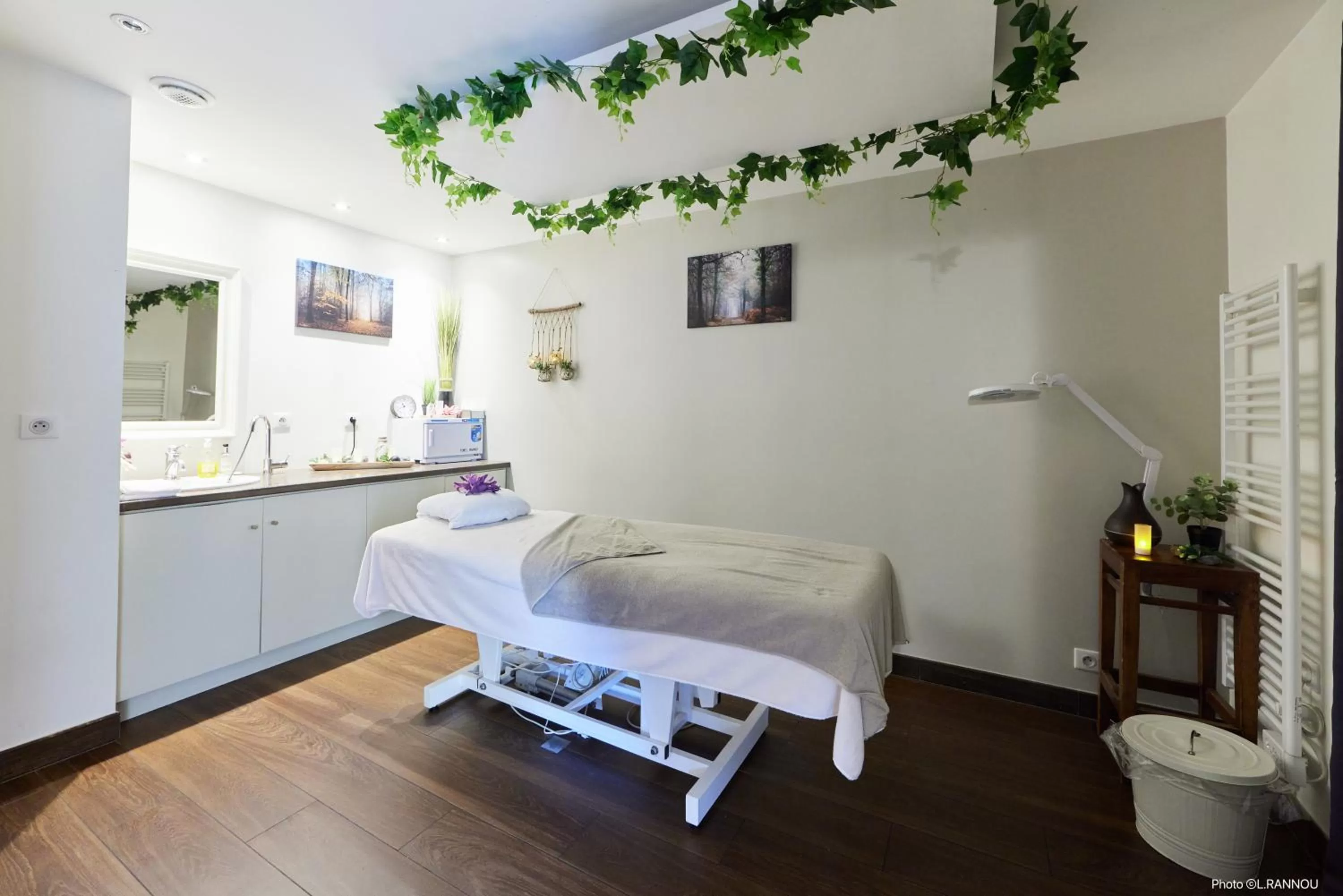 Massage in Logis Hotel, restaurant et spa Le Relais De Broceliande