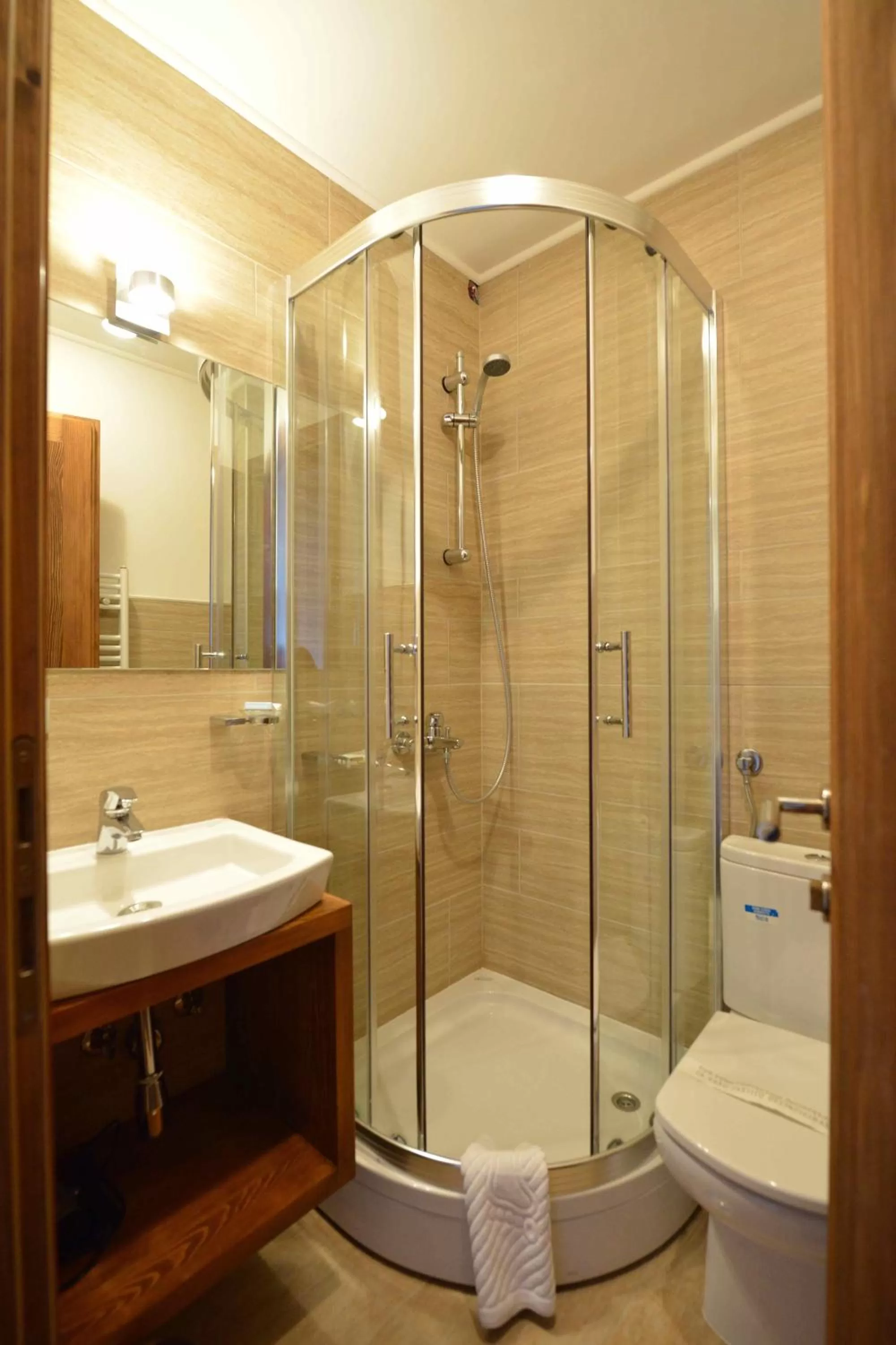 Shower, Bathroom in Garni Hotel Konak