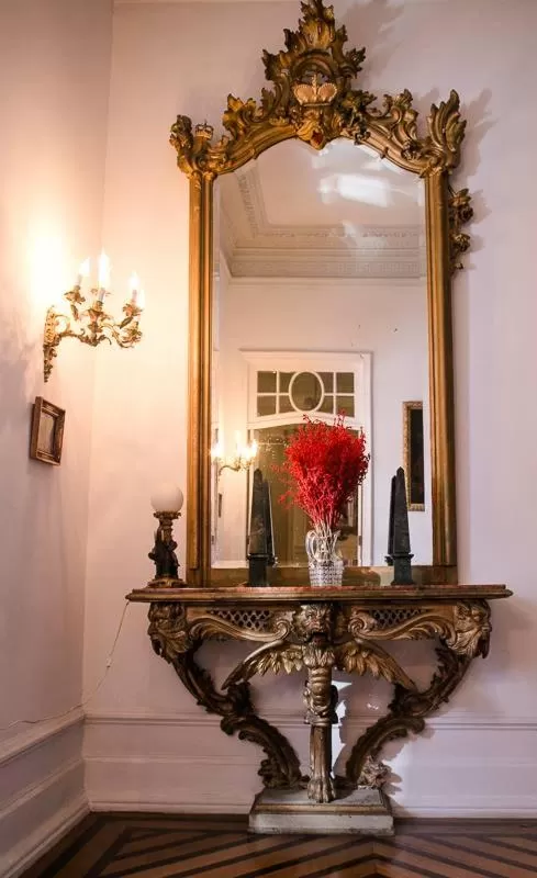 Decorative detail in Villa Alexandrino