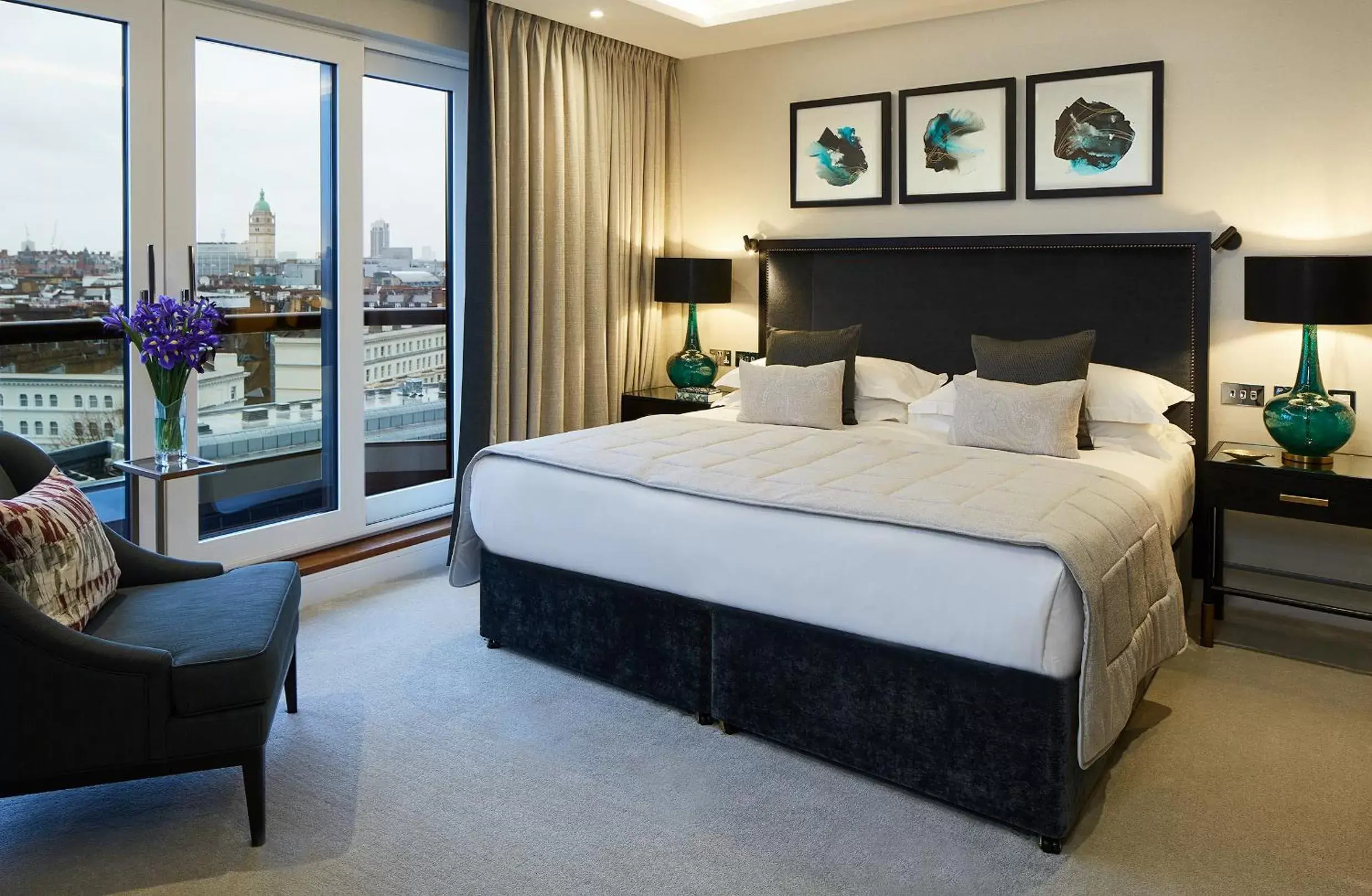 Deluxe Two-Bedroom Apartment in Cheval Gloucester Park at Kensington Deluxe Two-Bedroom Apartment in Cheval Gloucester Park at Kensington