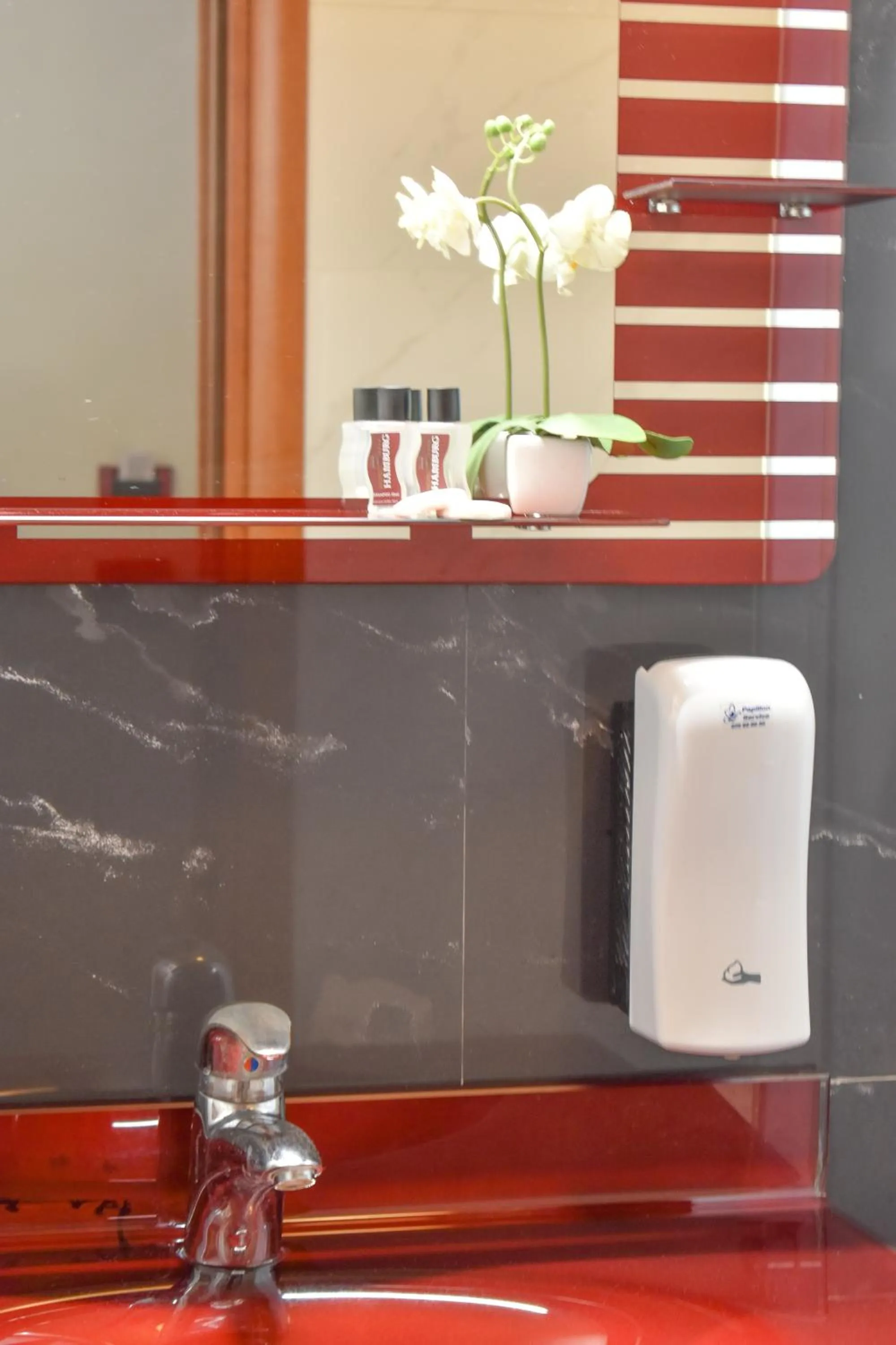 Triple Room with City View in Hotel Hamburg