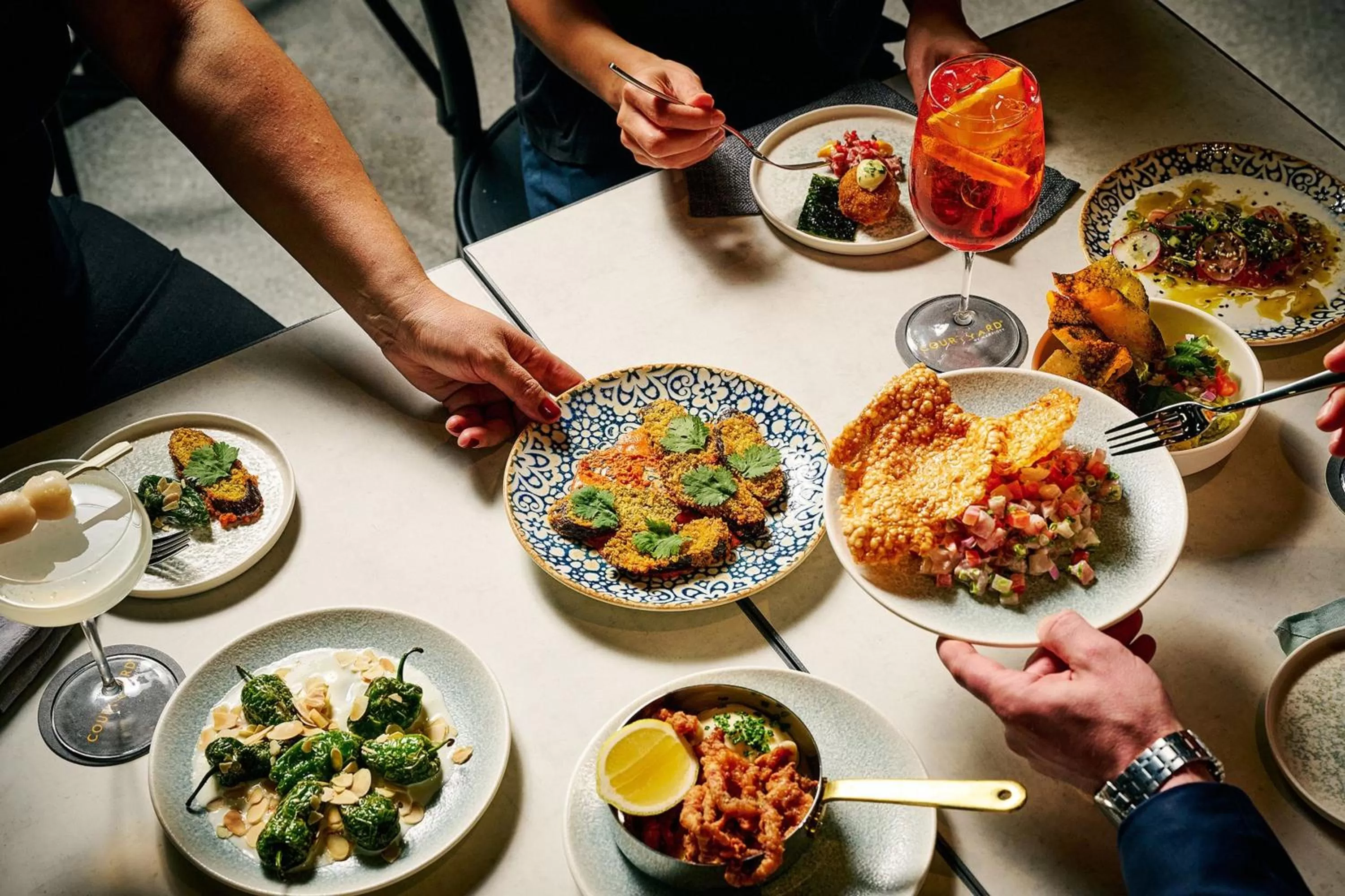 Lounge or bar in Courtyard by Marriott Melbourne Flagstaff Gardens