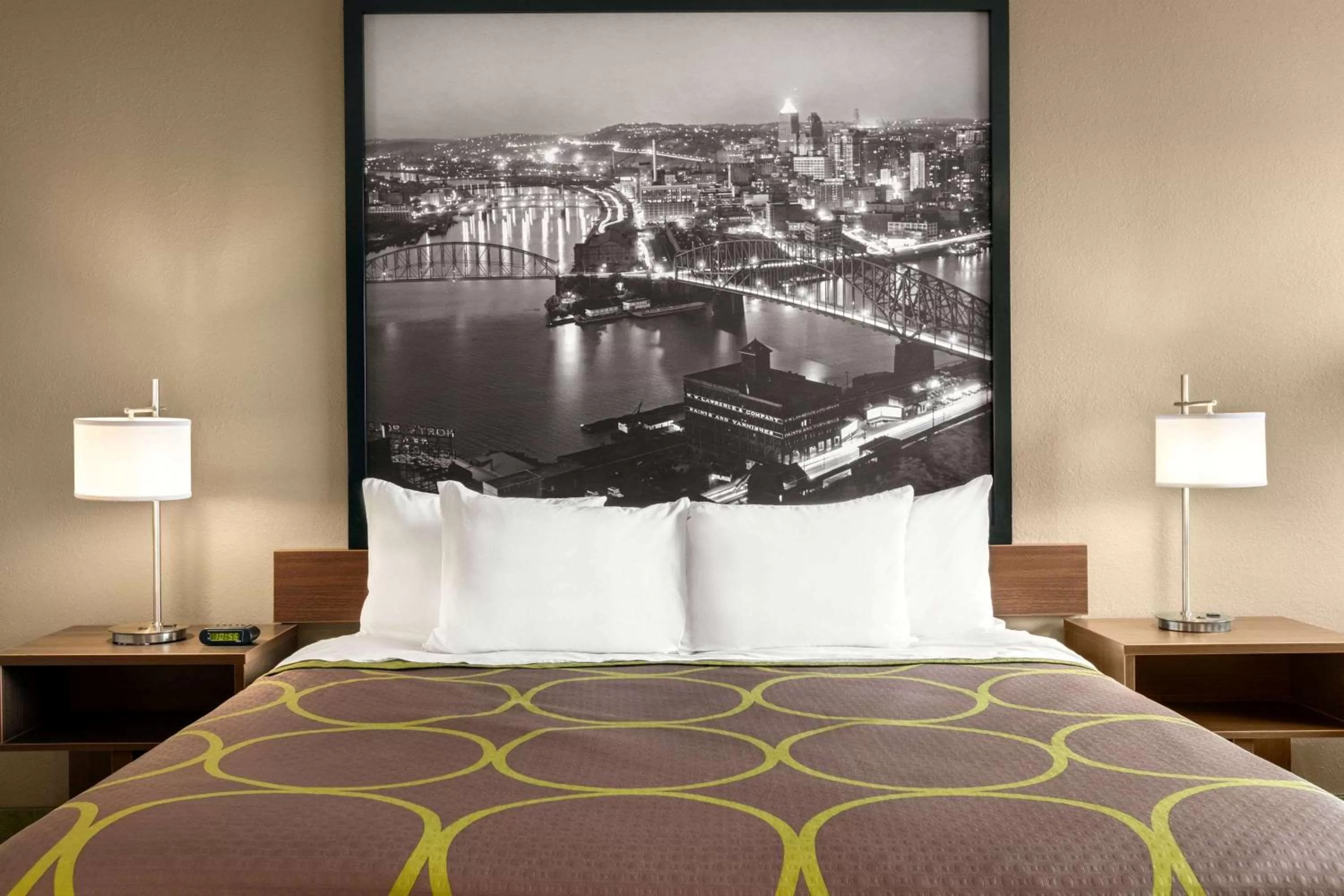 Photo of the whole room, Bed in Super 8 by Wyndham Hanover