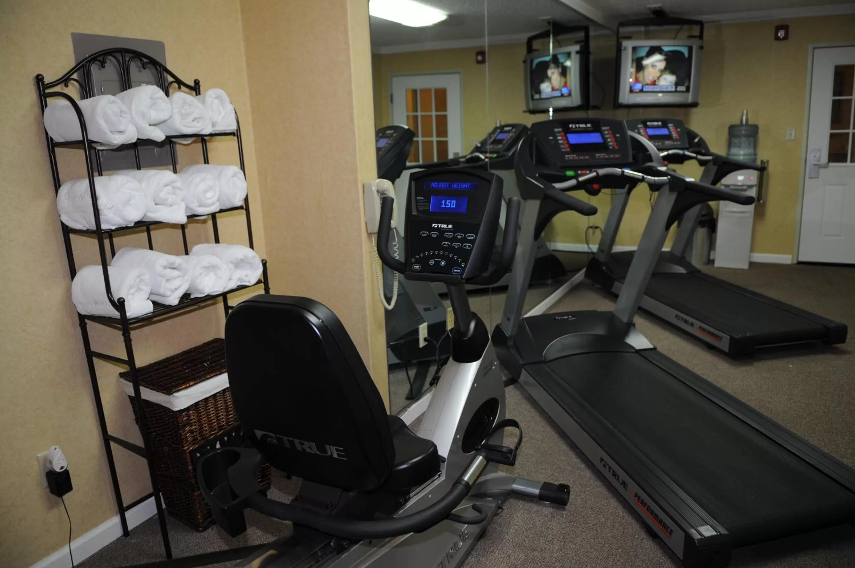 Fitness centre/facilities in Ramada by Wyndham Santa Fe