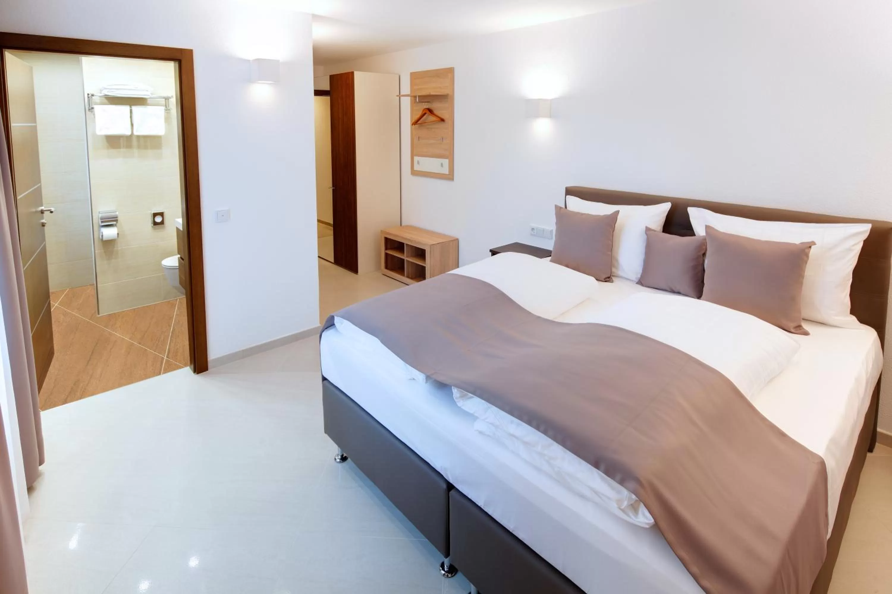 Photo of the whole room, Bed in Hotel Füssen