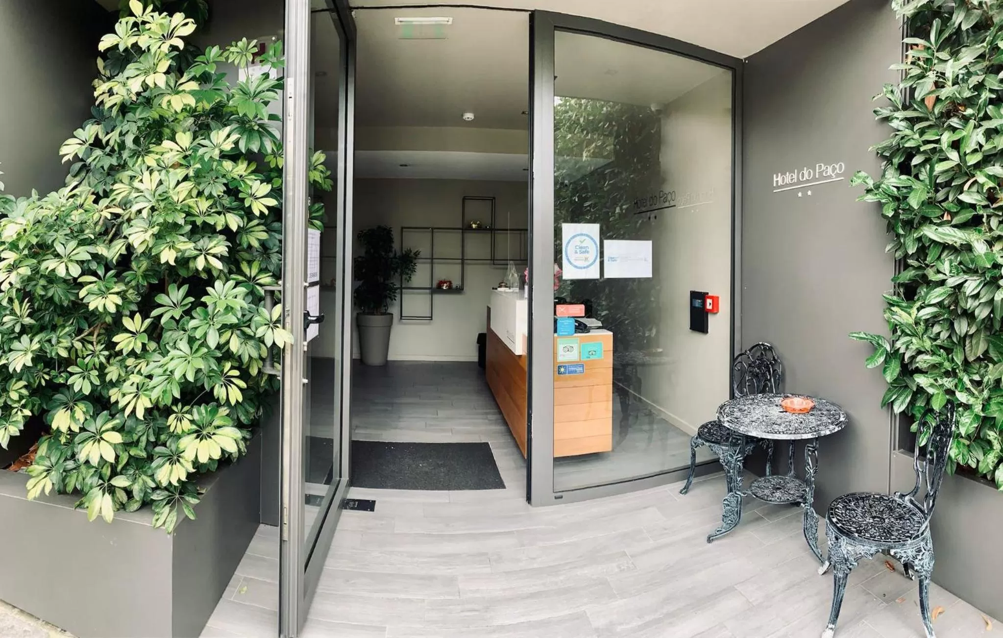 Lobby or reception in Hotel do Paço By VimaHotels