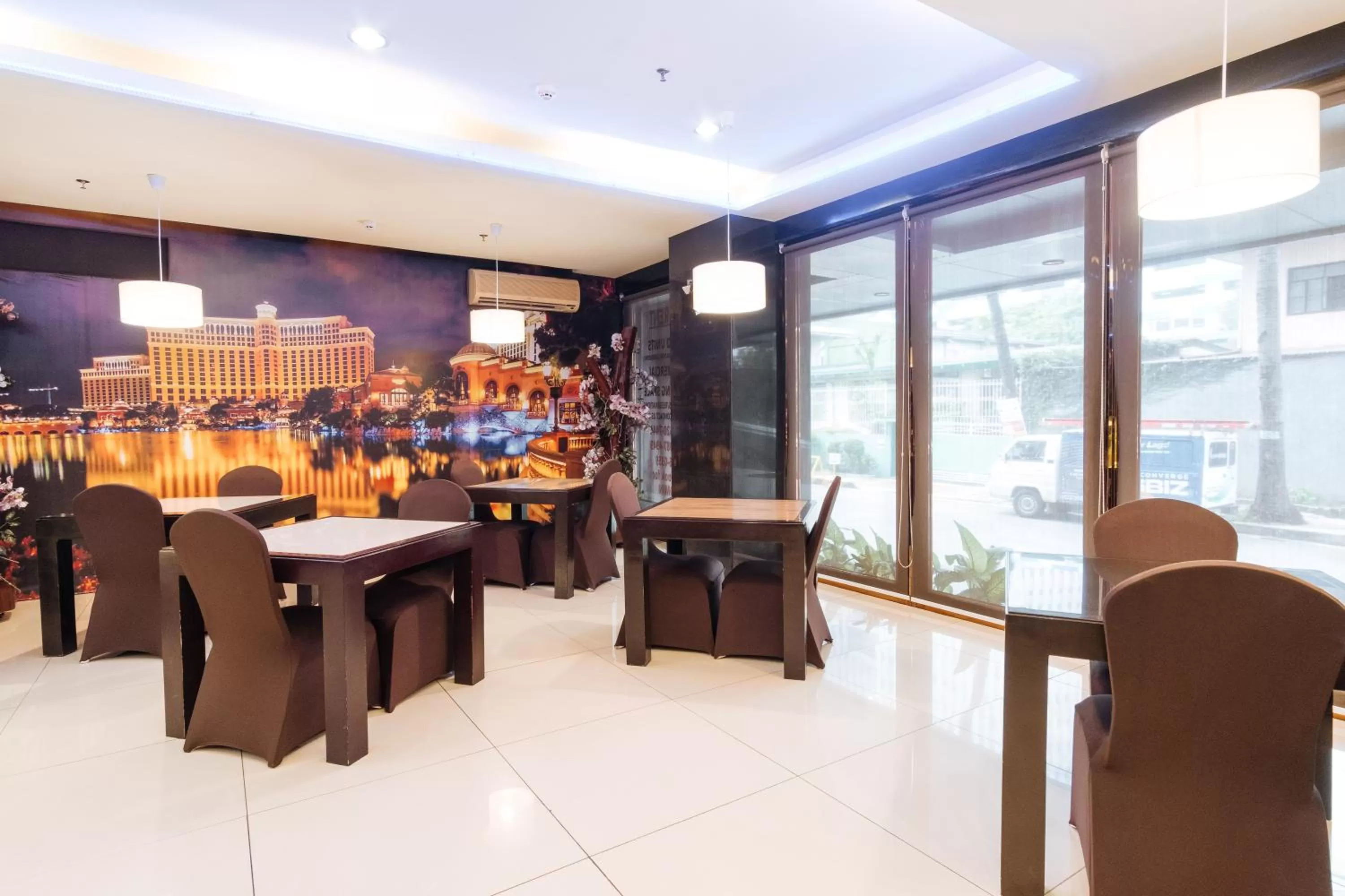 Restaurant/places to eat in Northpointe Residences