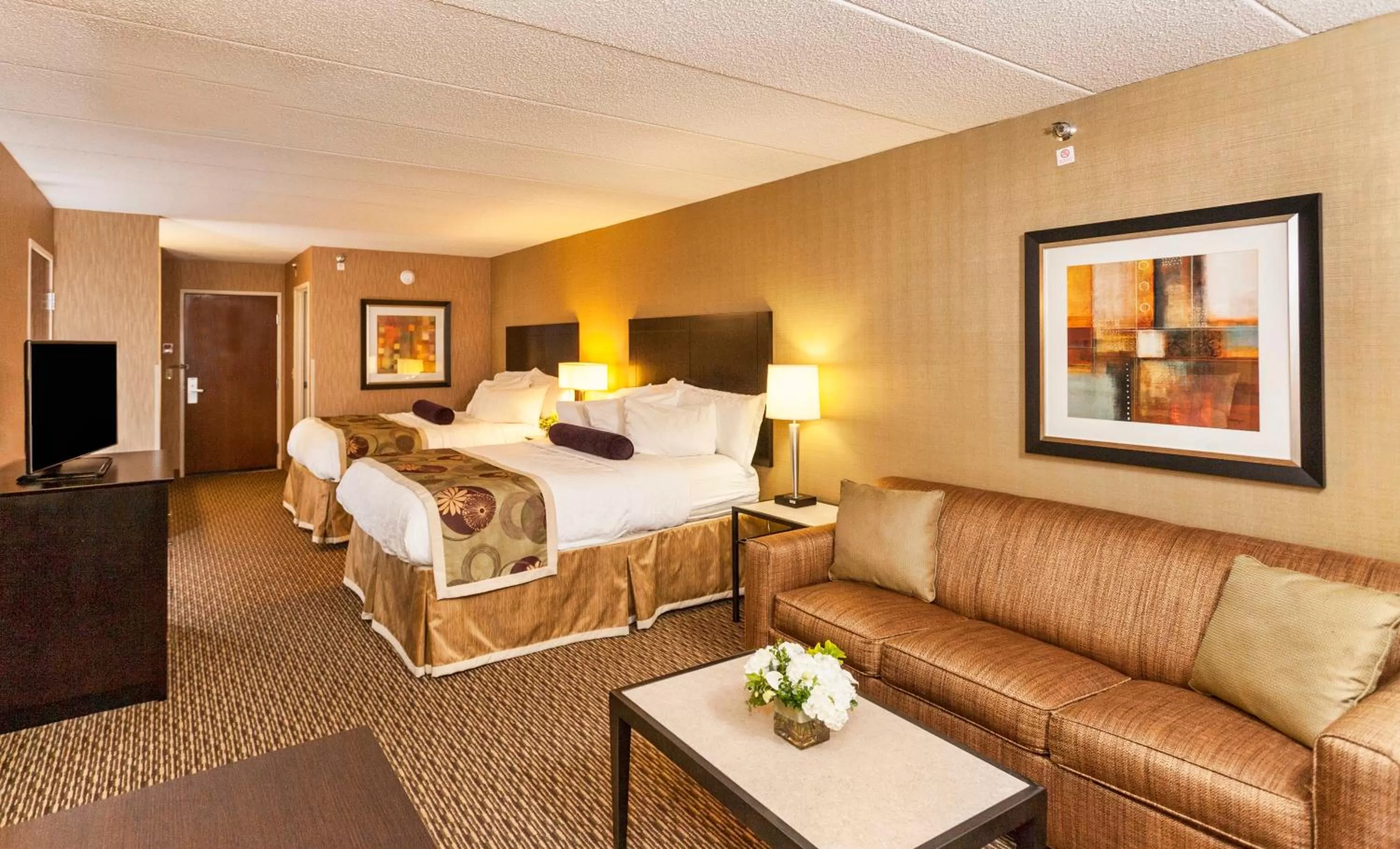 TV and multimedia in The Inn on Lake Superior