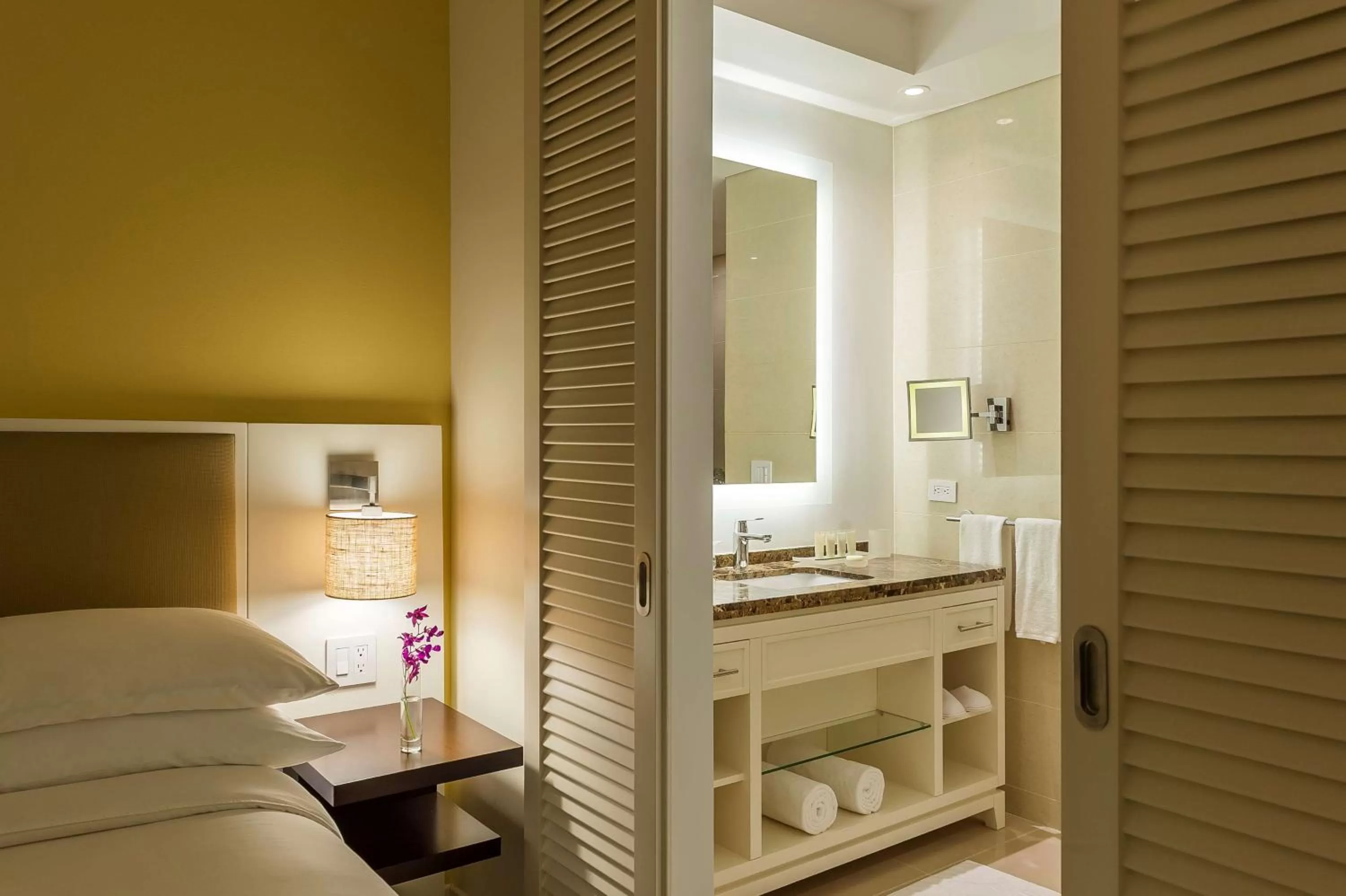 Bathroom, Bed in Hyatt Regency Cartagena