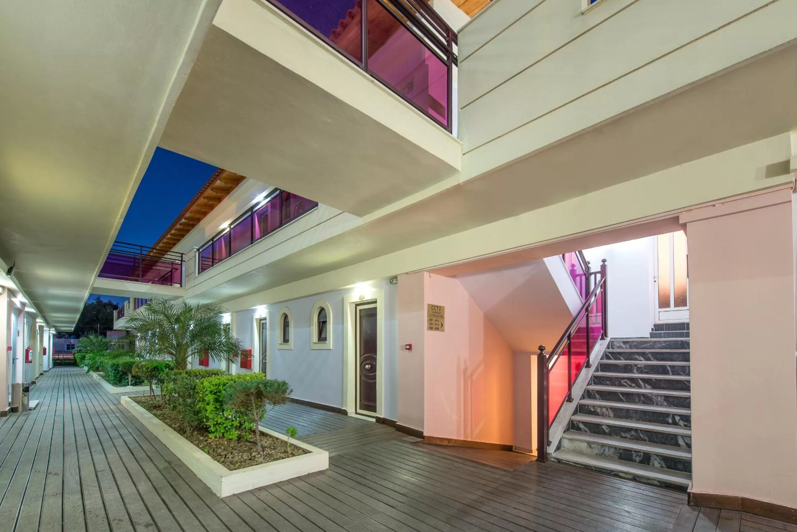 Facade/entrance in Canadian Hotel