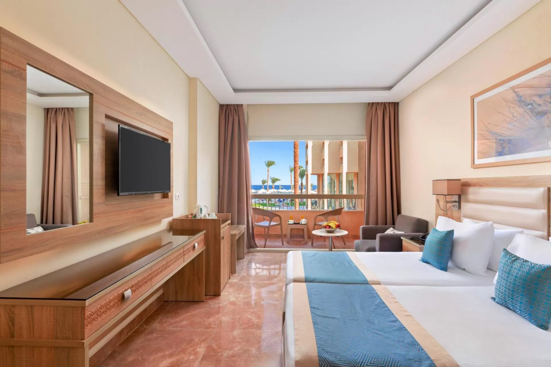 Bedroom, Bed in Beach Albatros Aqua Park - Hurghada