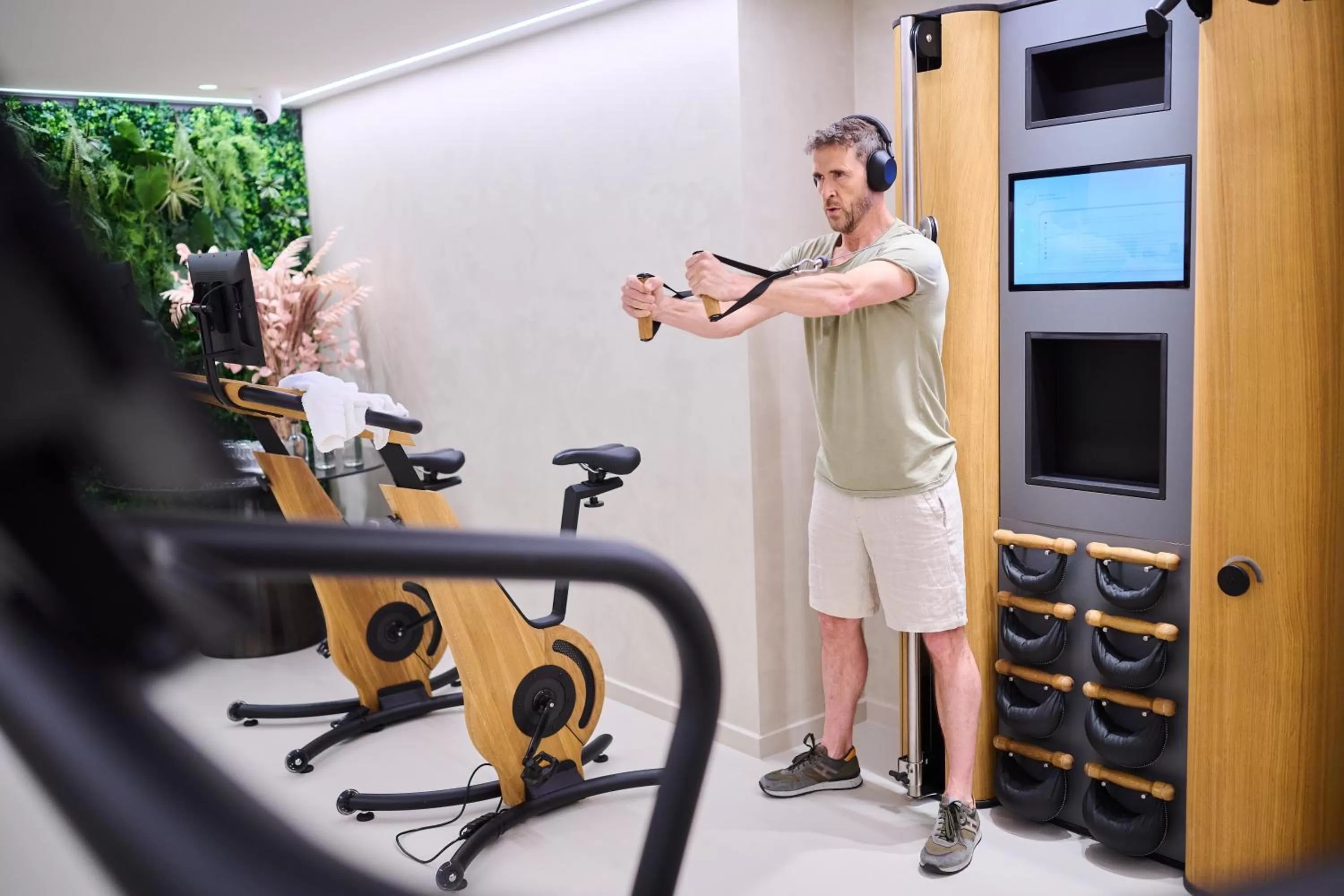 Fitness centre/facilities in The CORNR Hotel