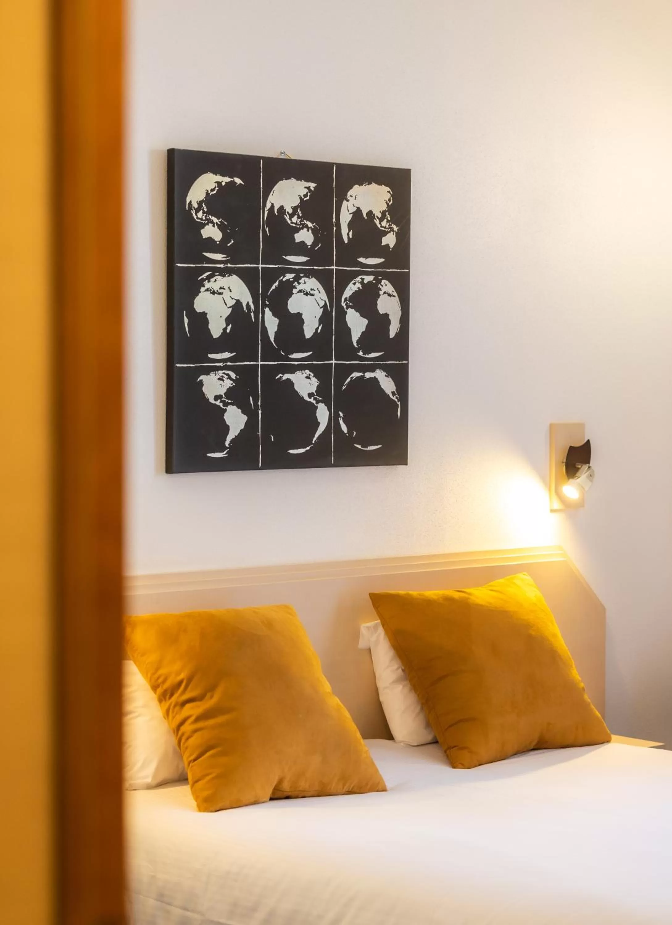 Bedroom, Bed in Grand Hôtel Du Nord