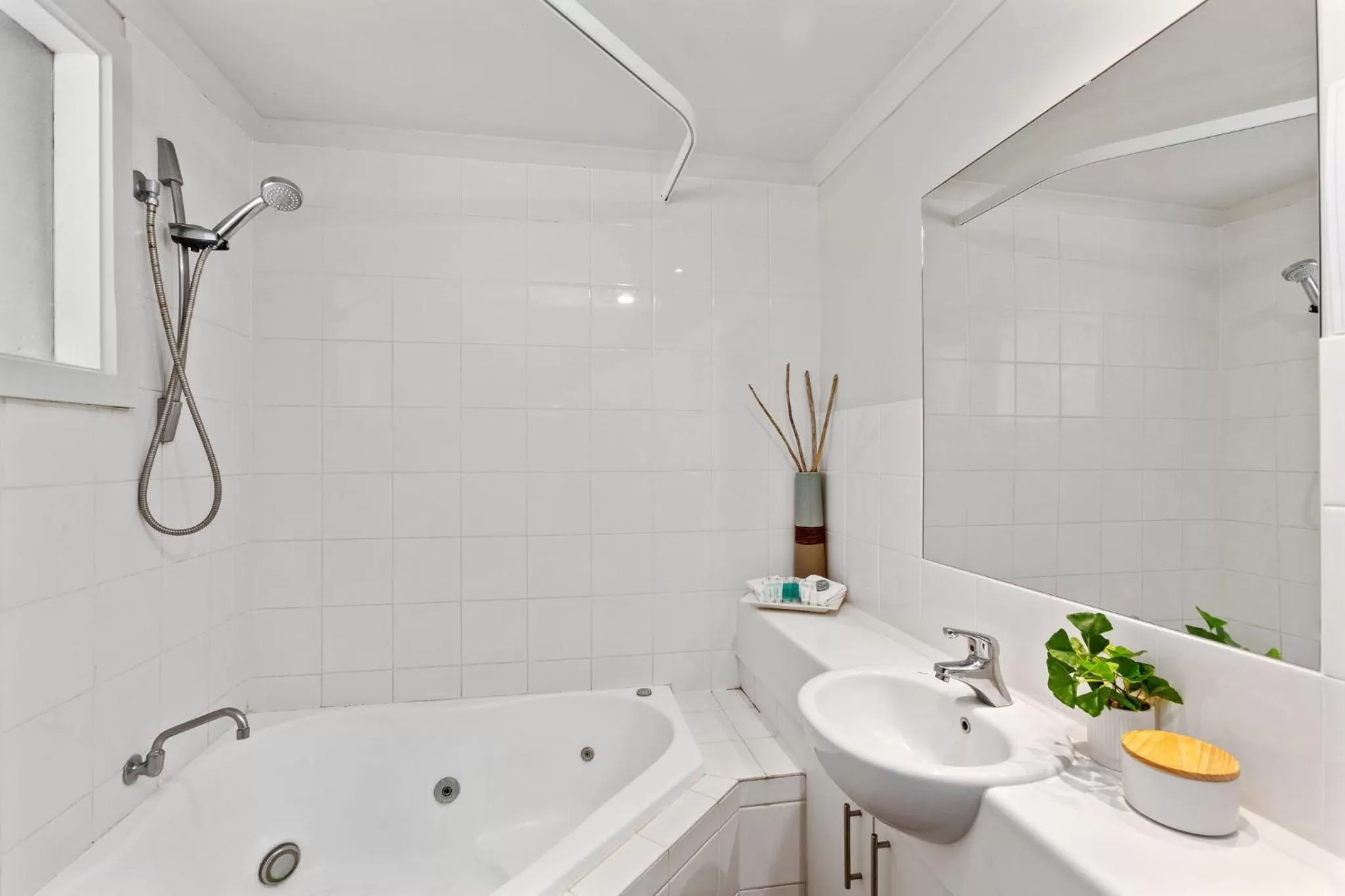 Bathroom in Whitecrest Eco Apartments Great Ocean Road