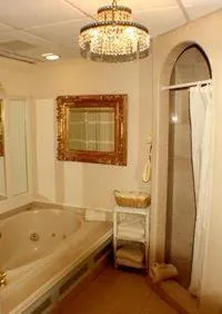Bathroom in Wynstone Inn