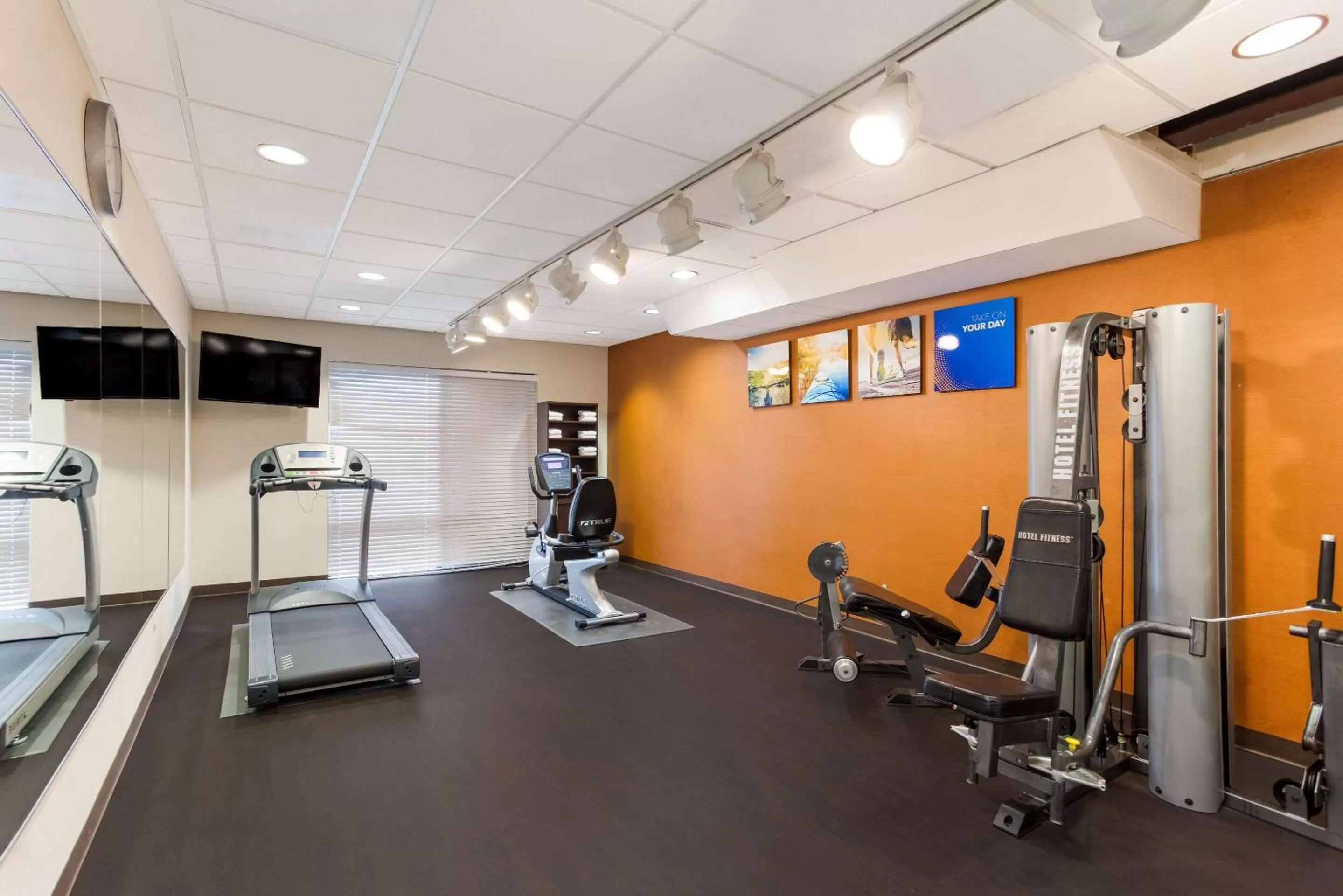 Fitness centre/facilities in Comfort Suites North Mobile