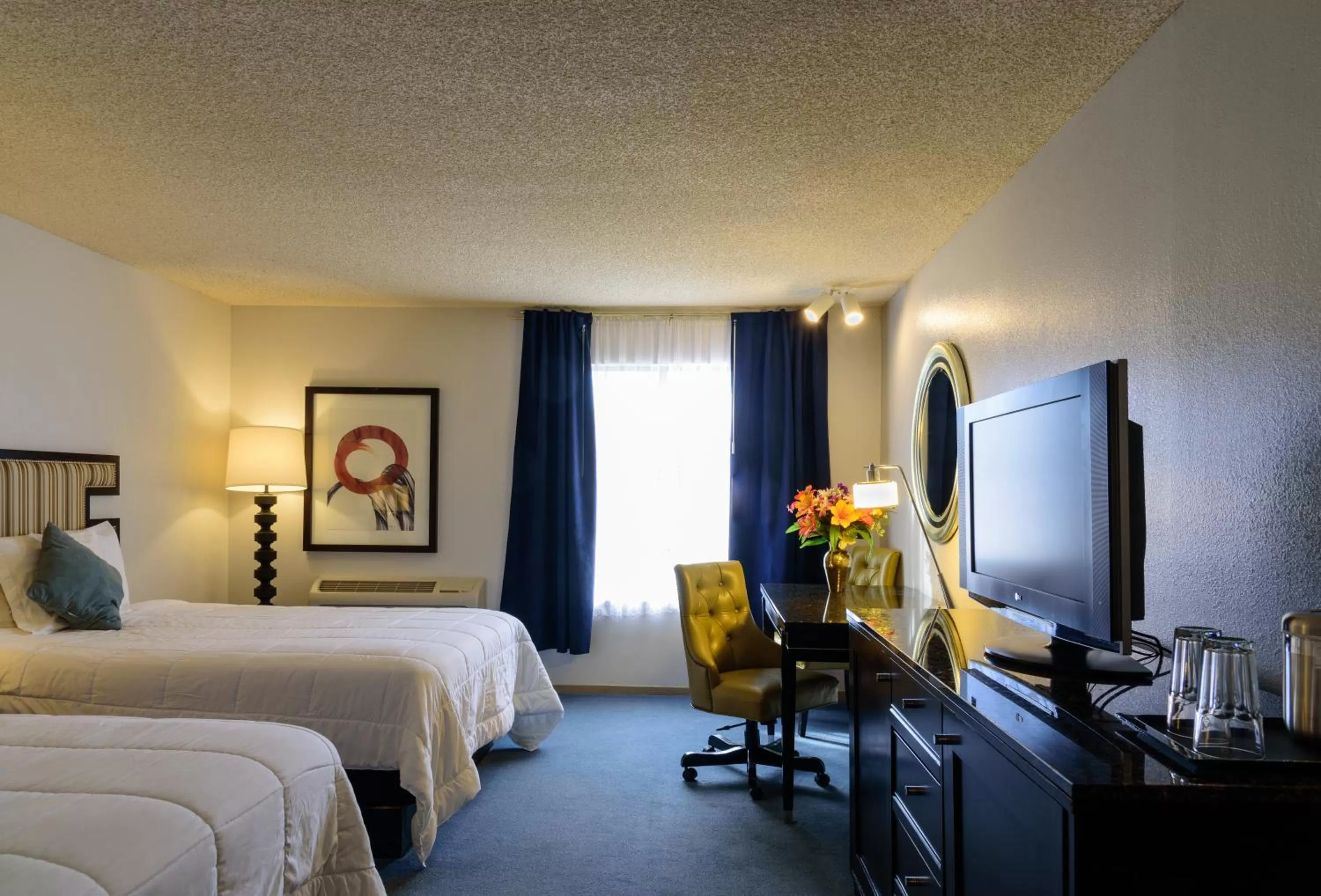 Queen Room with Two Queen Beds - Non-Smoking in Heritage Inn & Suites Ridgecrest - China Lake