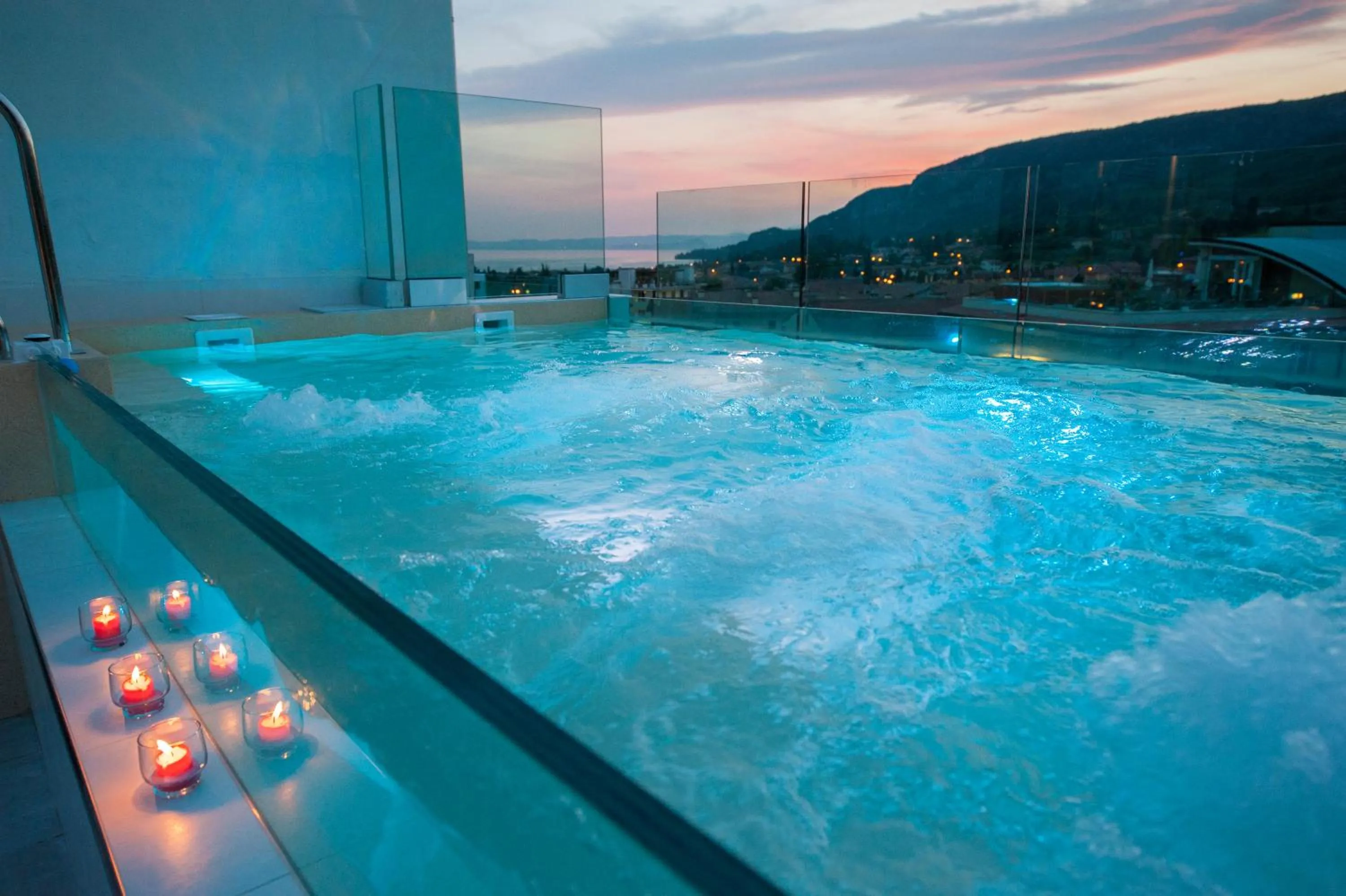 Hot Tub in Hotel Italia