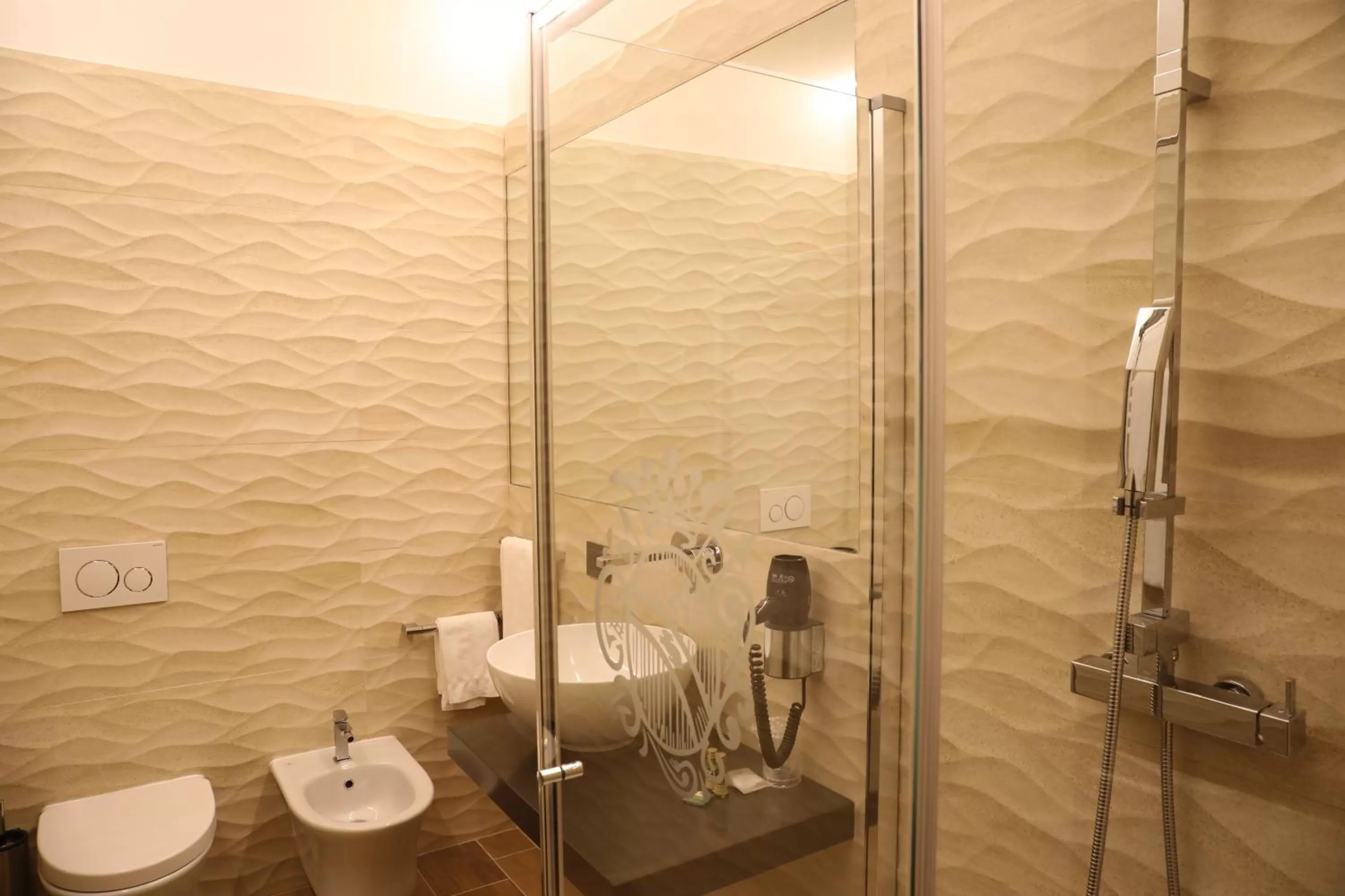 Bathroom in Corte Ongaro Hotel