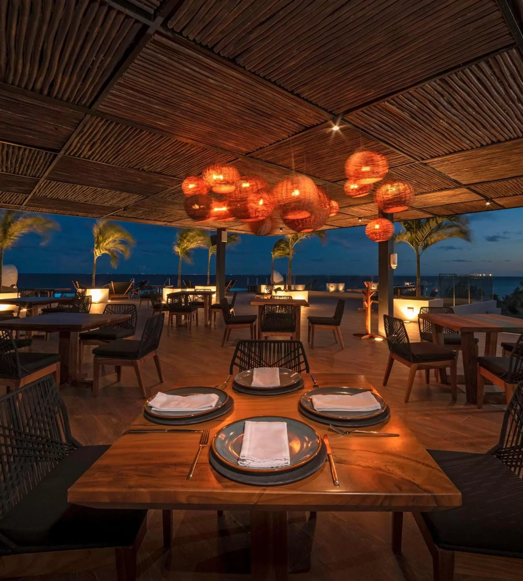 Restaurant/places to eat in Mvngata Beach Hotel