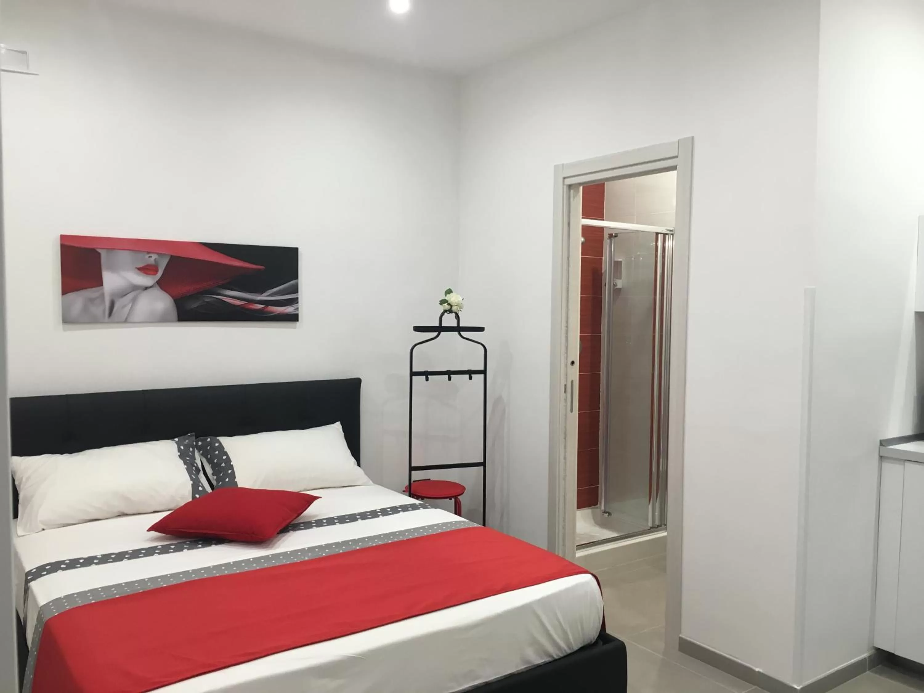 Photo of the whole room, Bed in Salerno nel Cuore