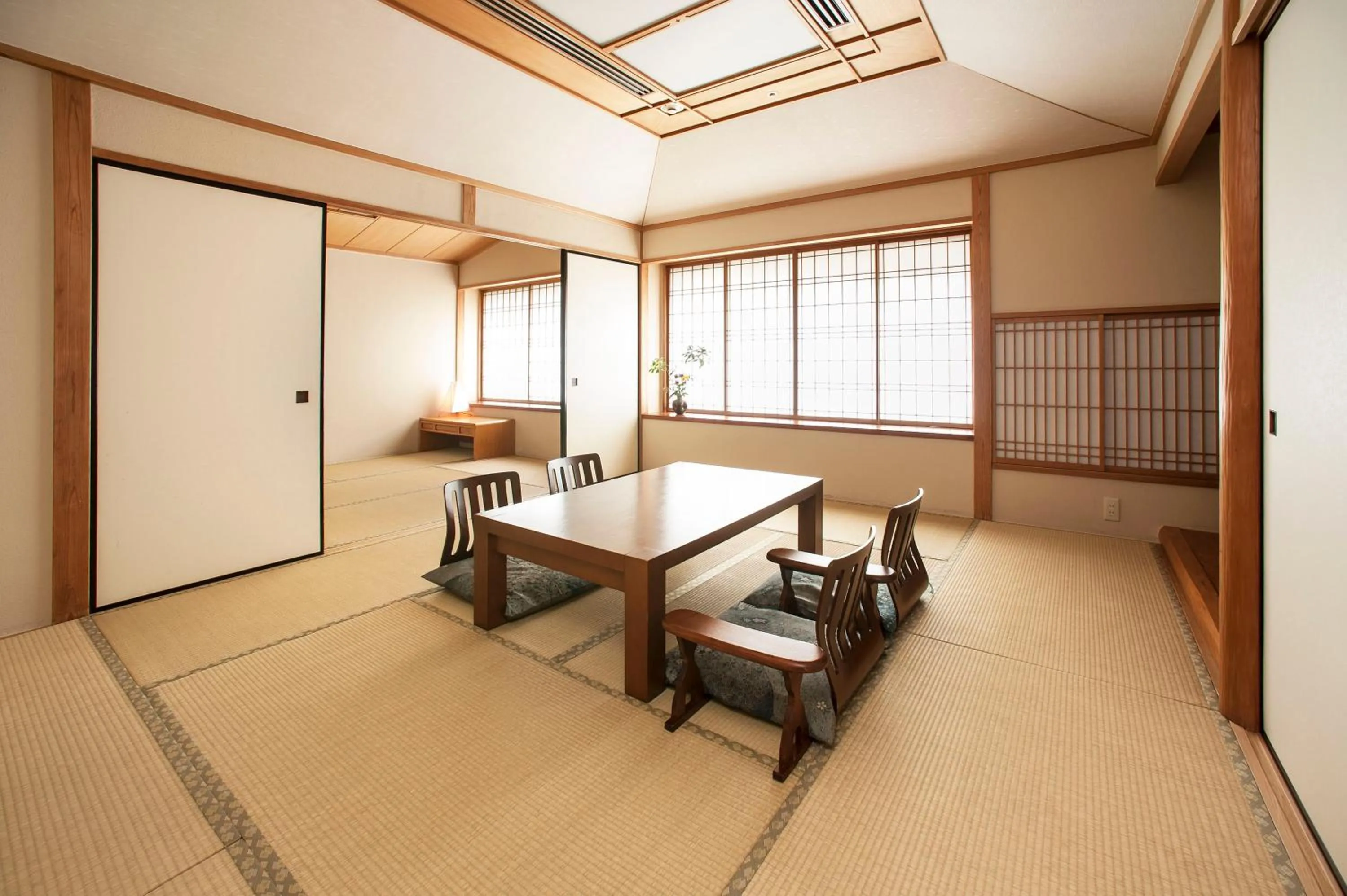 Photo of the whole room in Hotel Okura Tokyo Bay