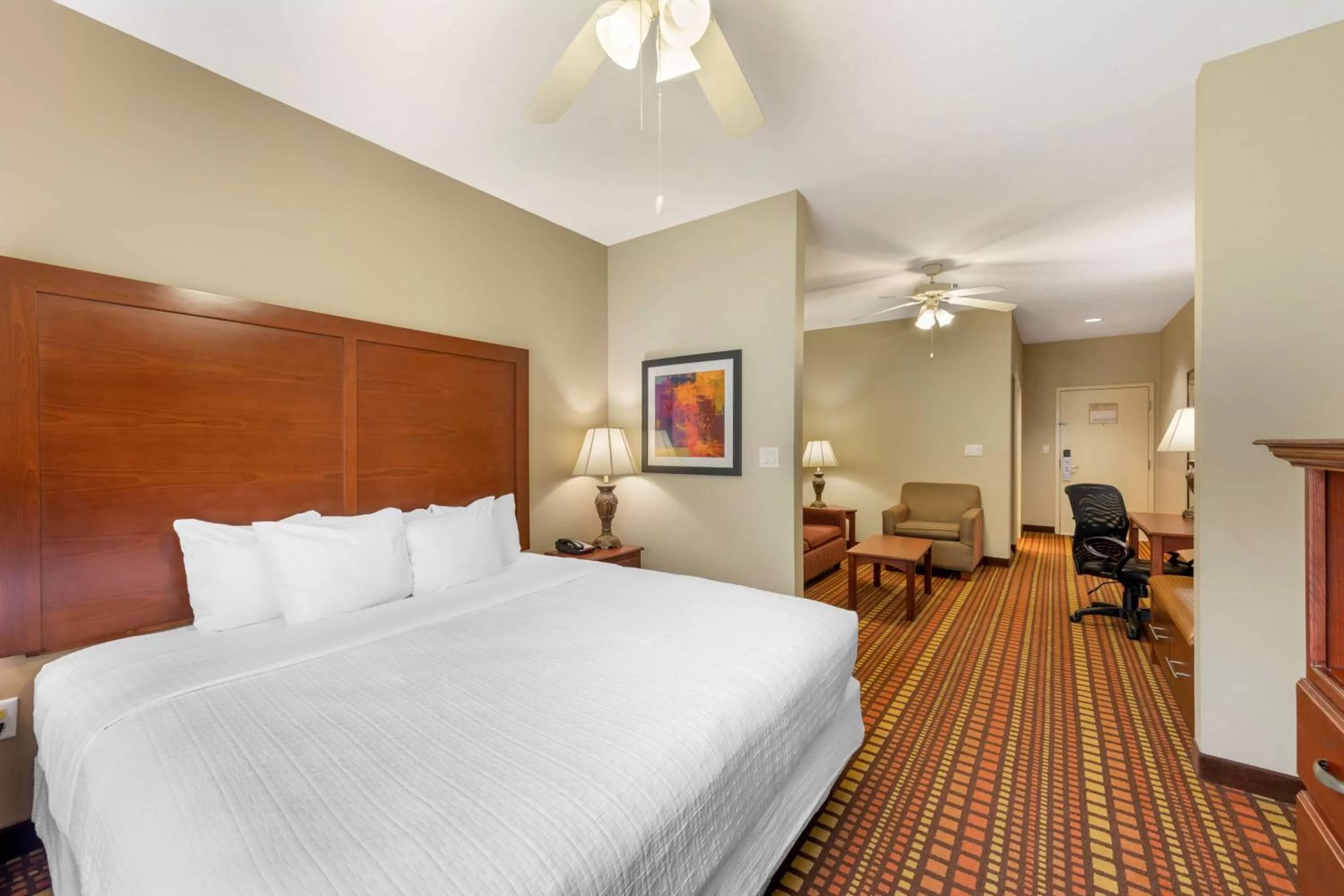 Photo of the whole room, Bed in Best Western Plus Gadsden Hotel & Suites