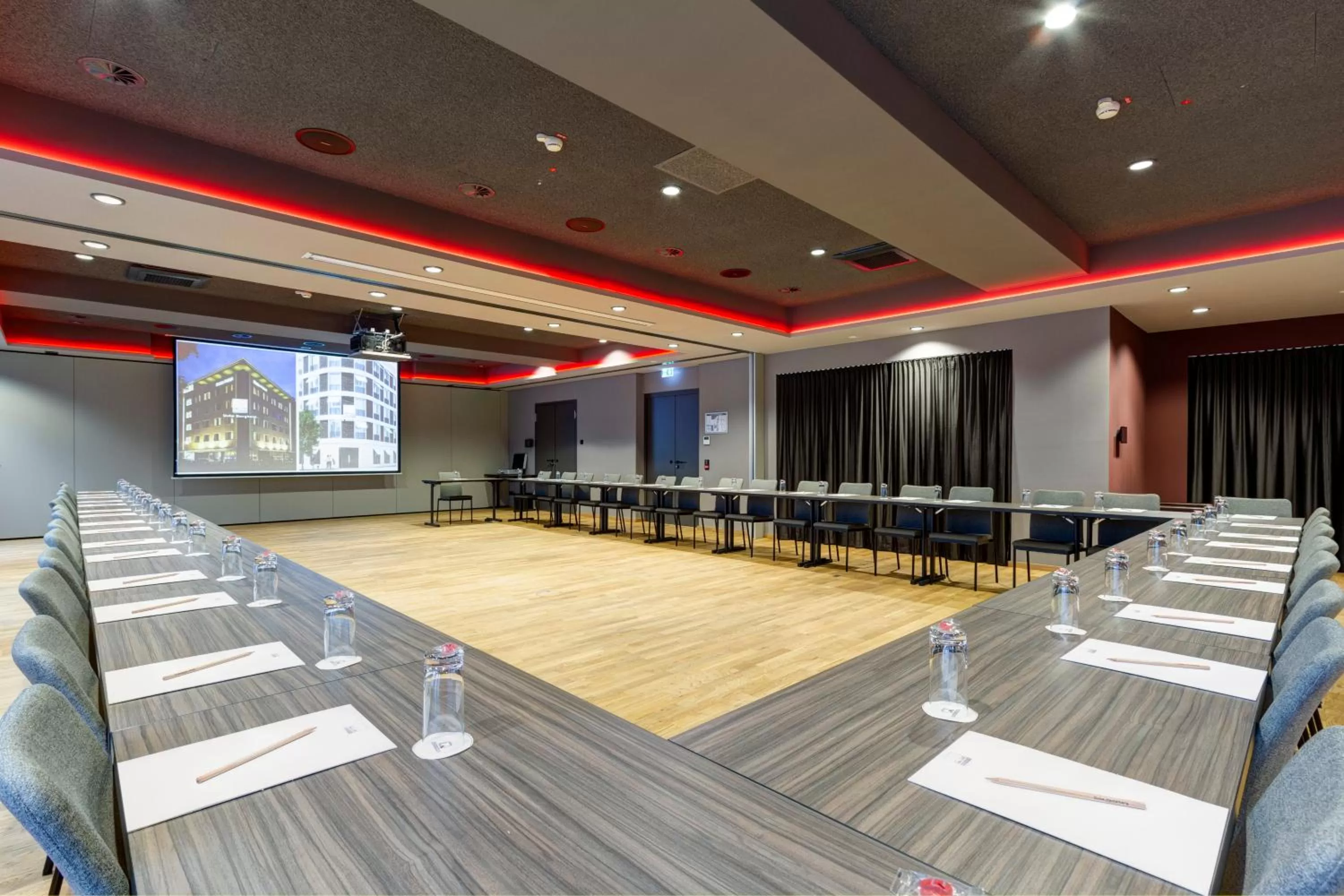 Meeting/conference room in Qube Hotel Bahnstadt