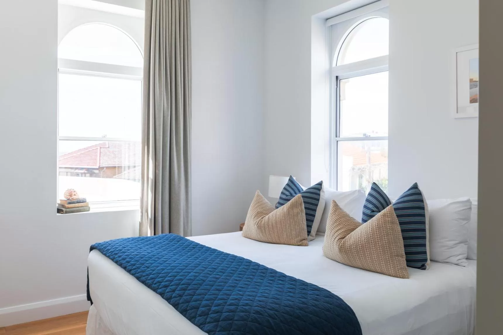 Bed in The Clovelly Hotel