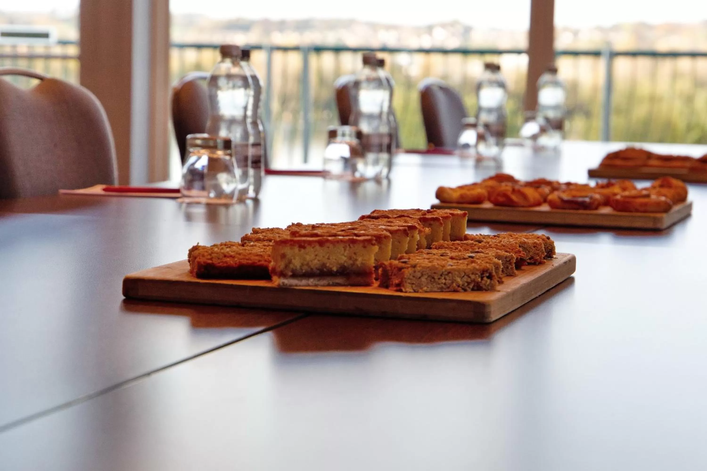 Restaurant/places to eat in Crowne Plaza Marlow by IHG