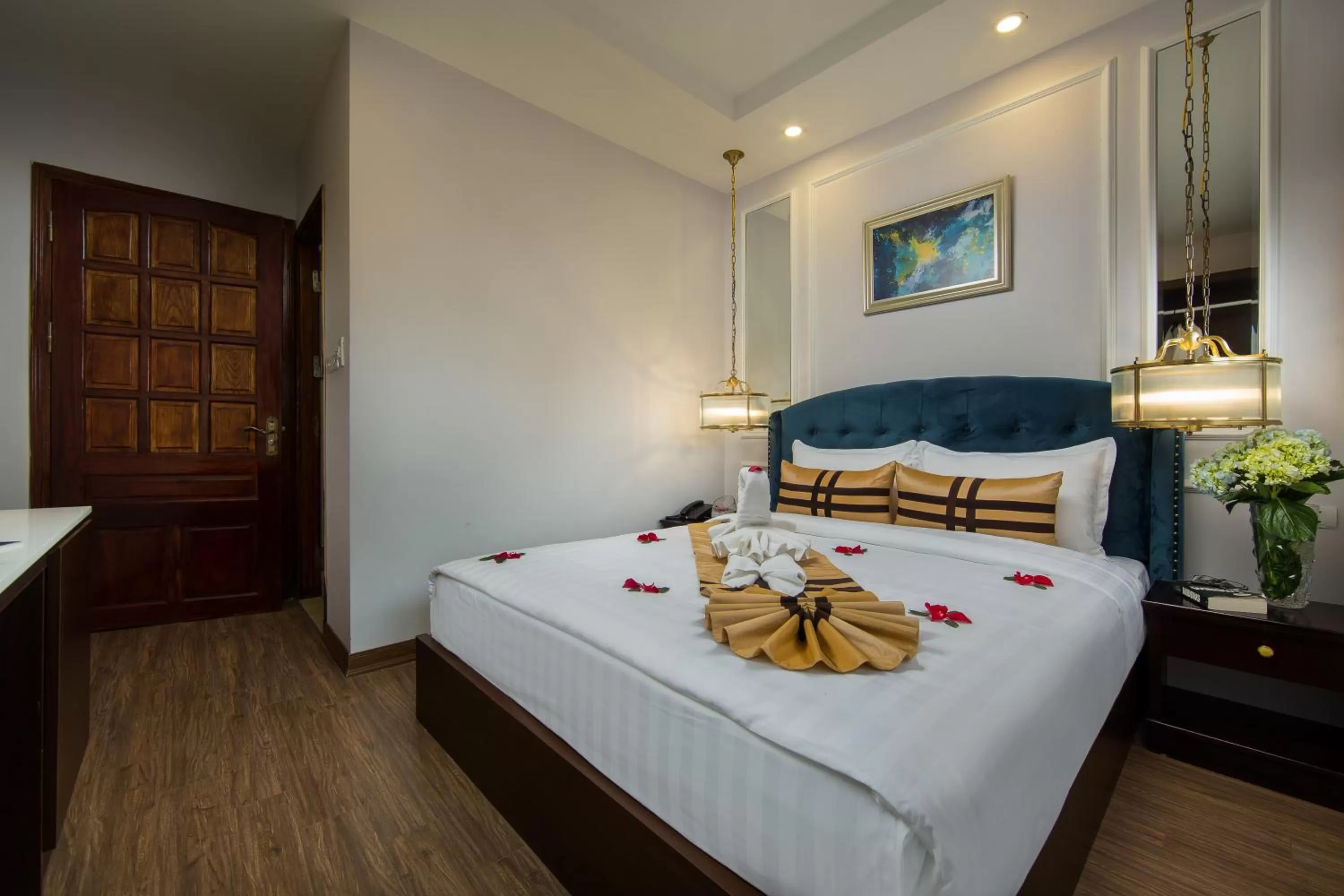 Photo of the whole room, Bed in S Central Hotel and Spa