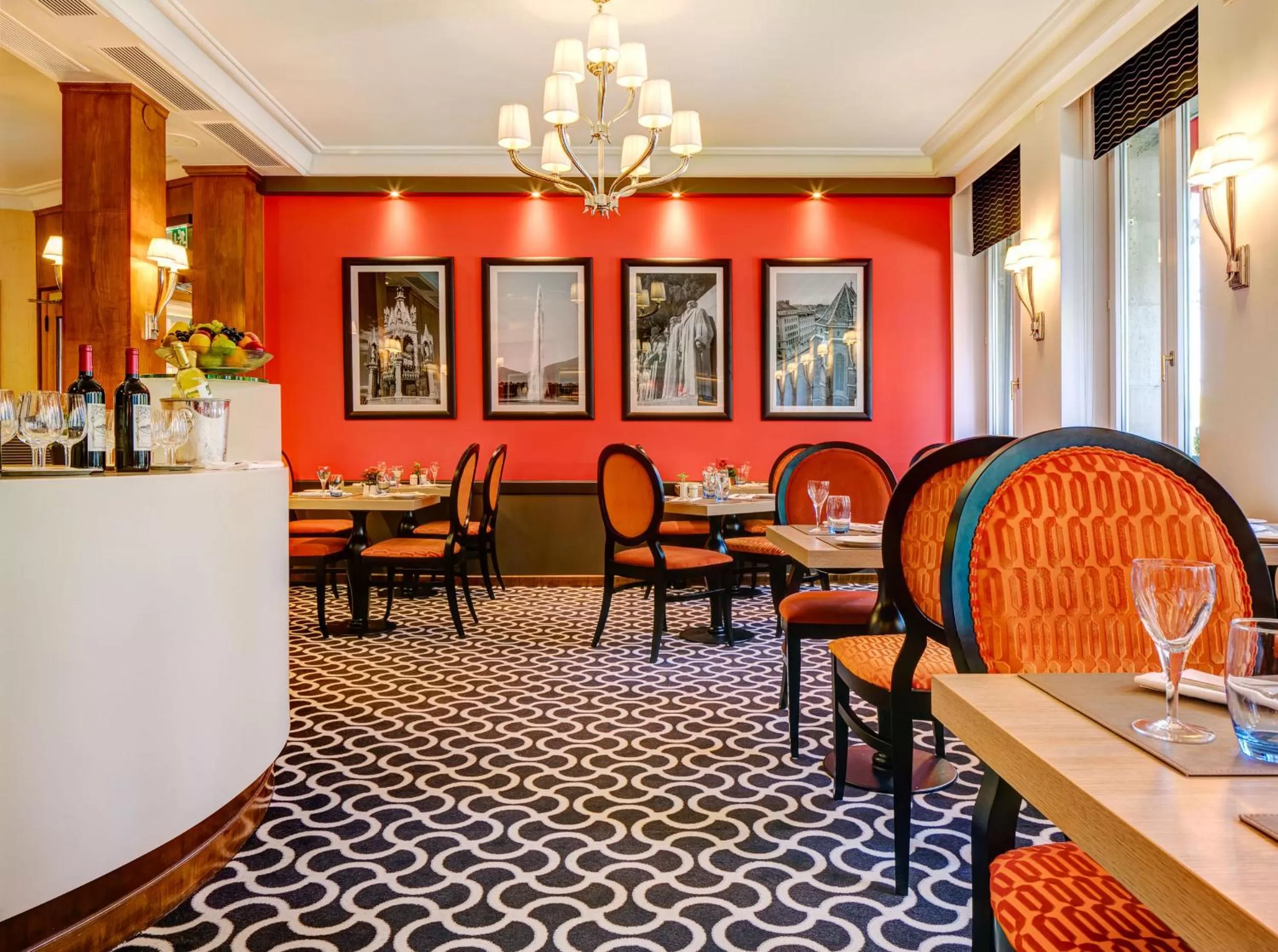 Restaurant/places to eat in Hotel Eden