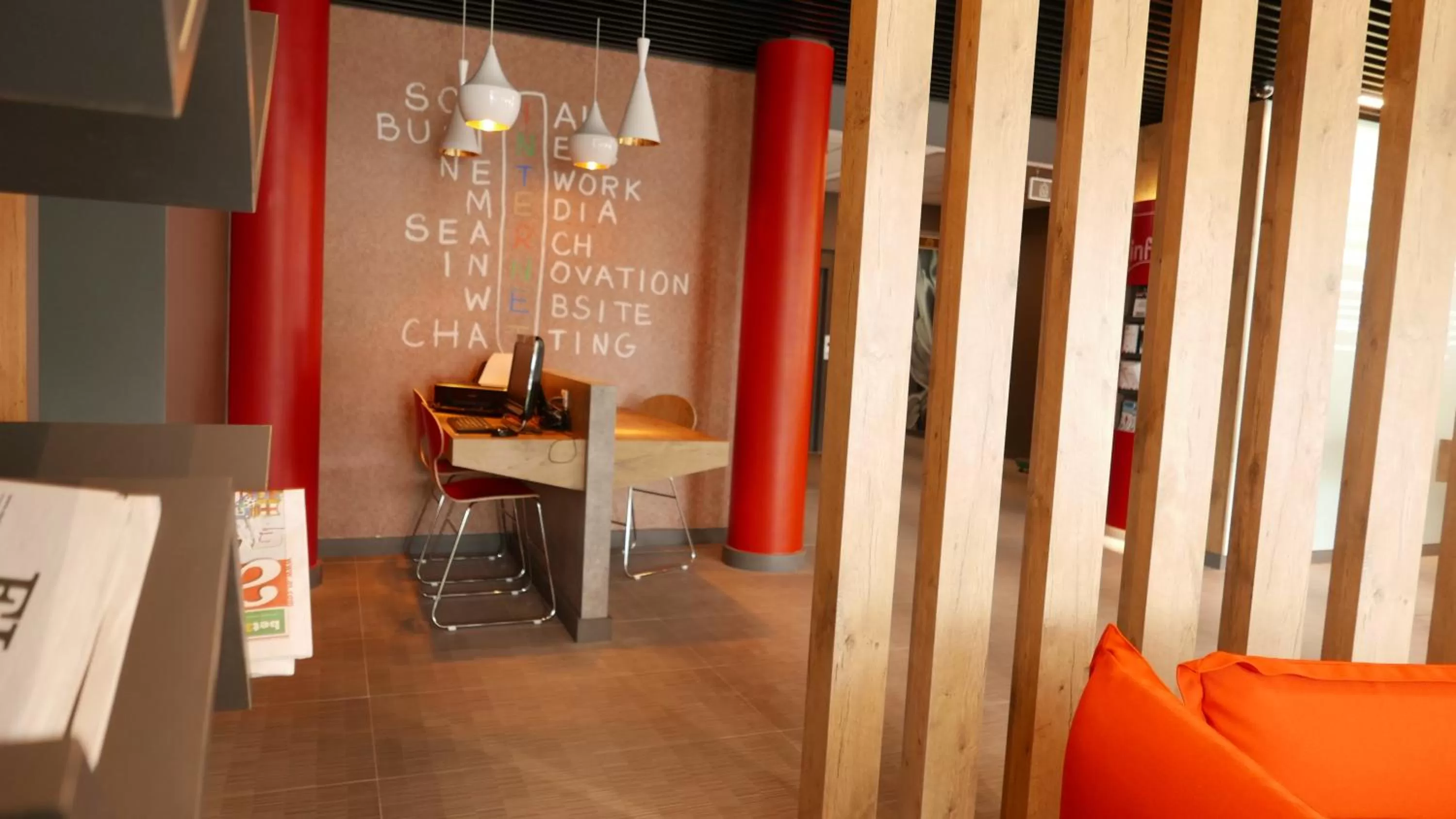 Seating area in Ibis Hotel Alicante