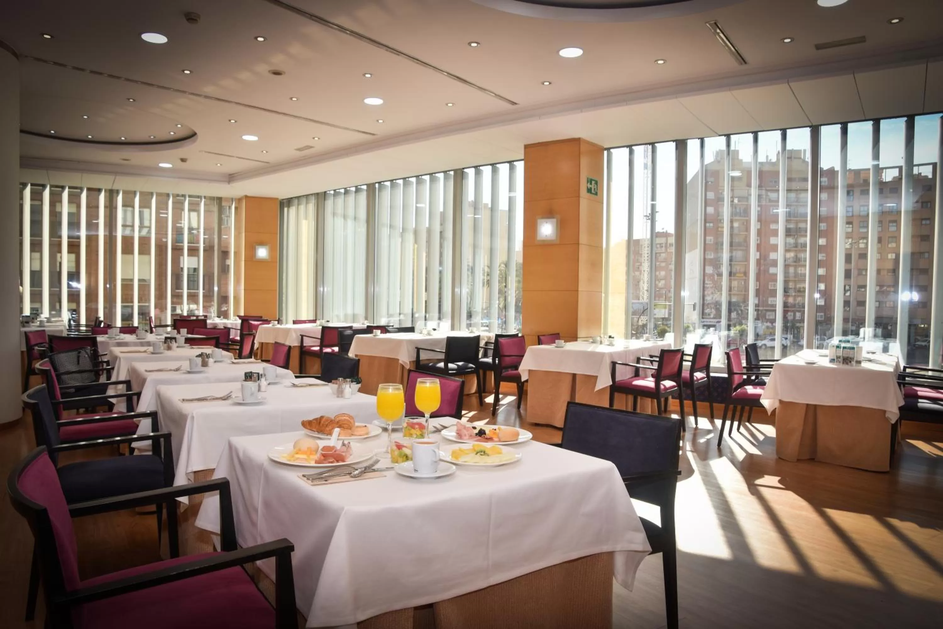 Restaurant/places to eat in Senator Parque Central