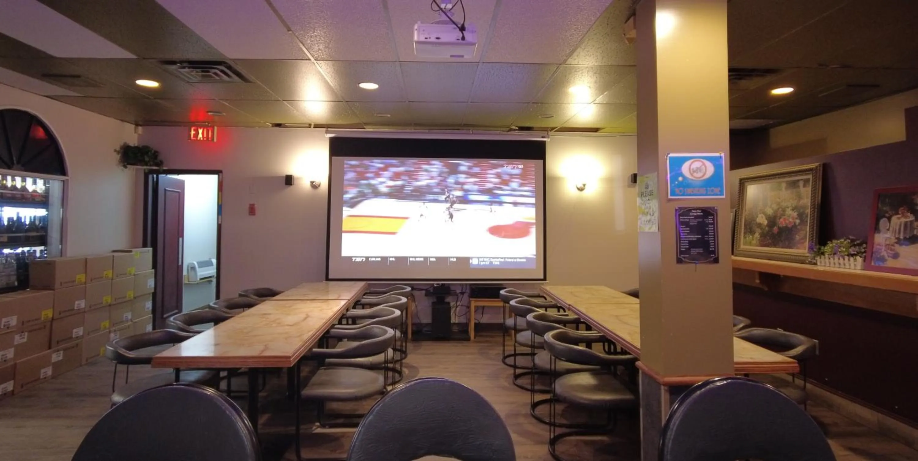 Lounge or bar in Sundre Motor Inn