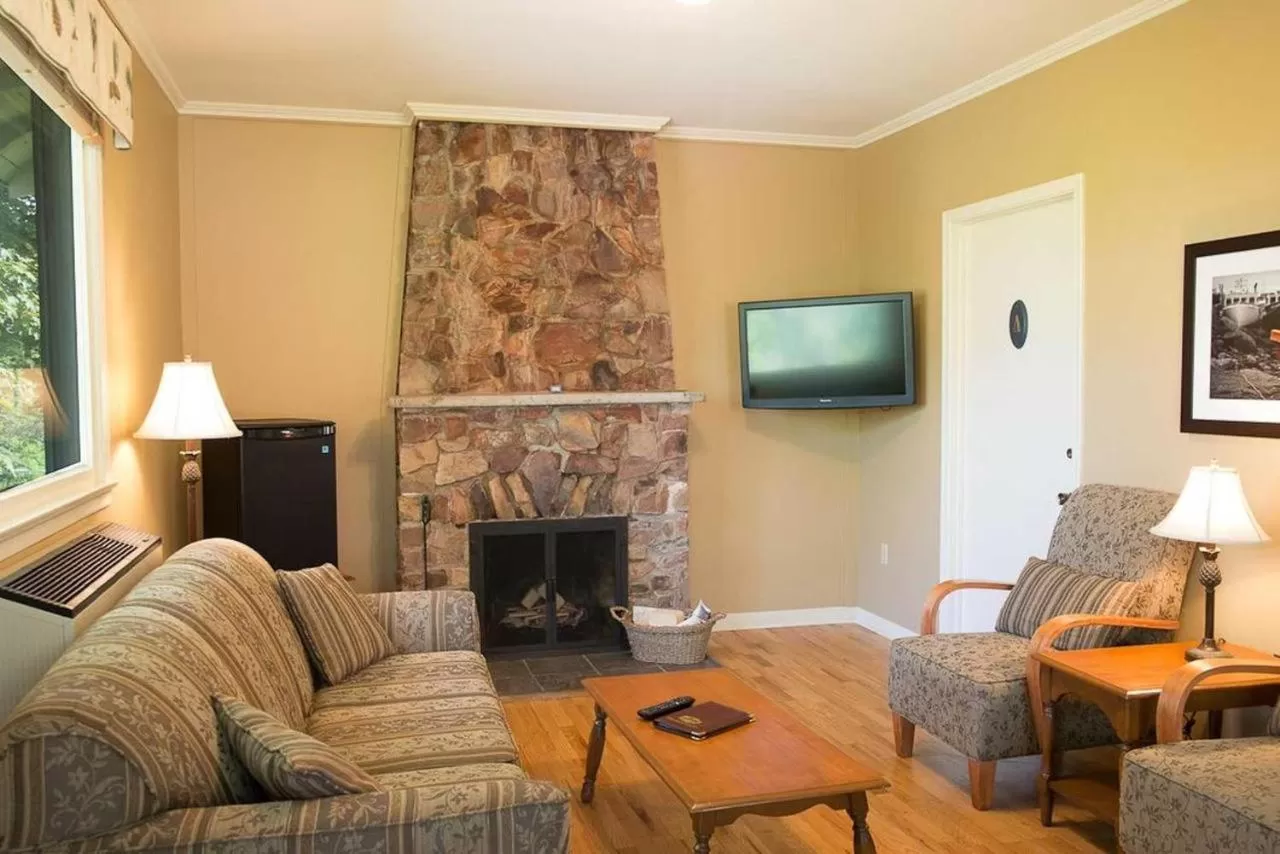 TV and multimedia in Digby Pines Golf Resort and Spa