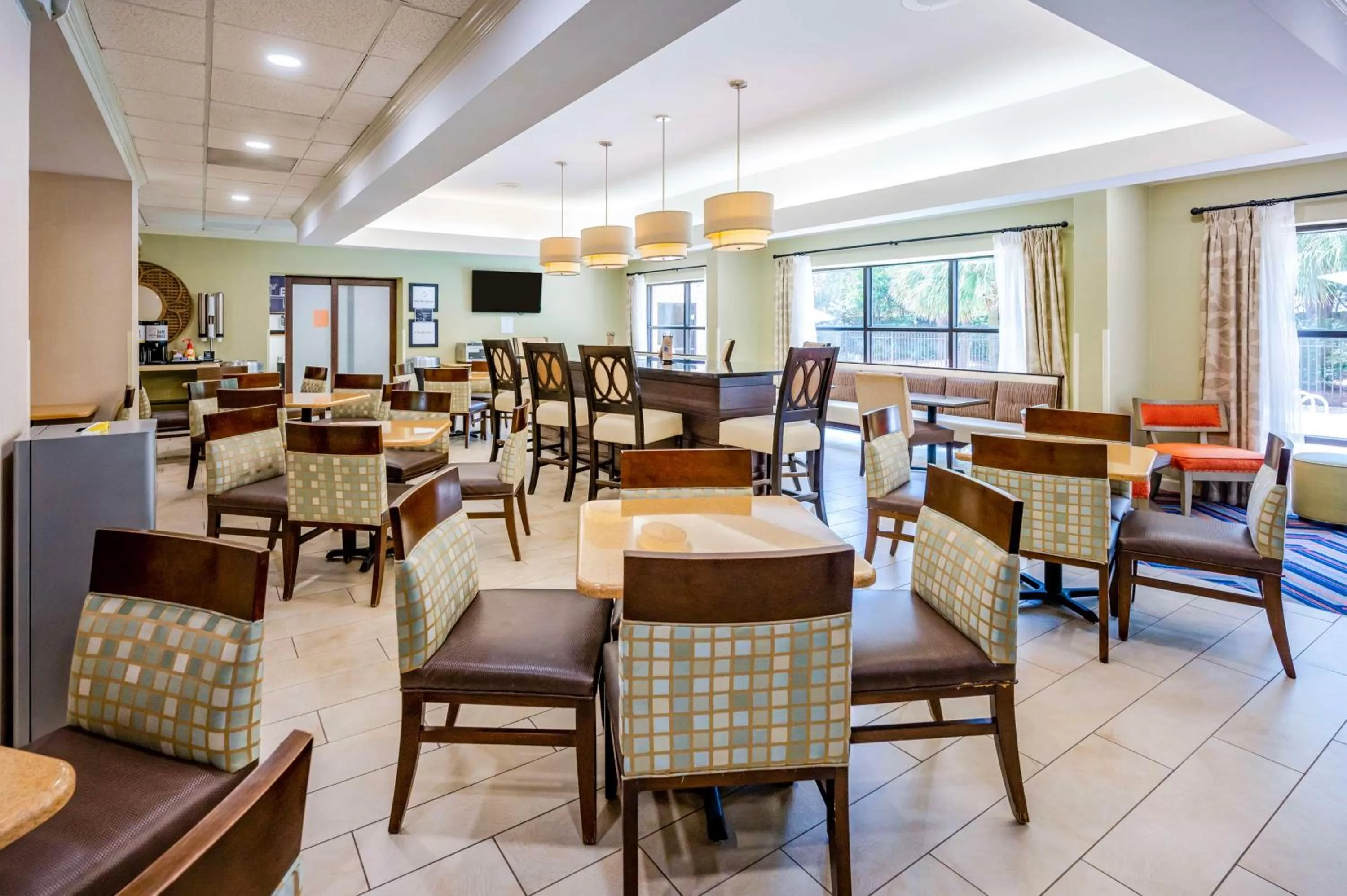 Restaurant/places to eat in Hampton Inn Wilmington-Medical Park