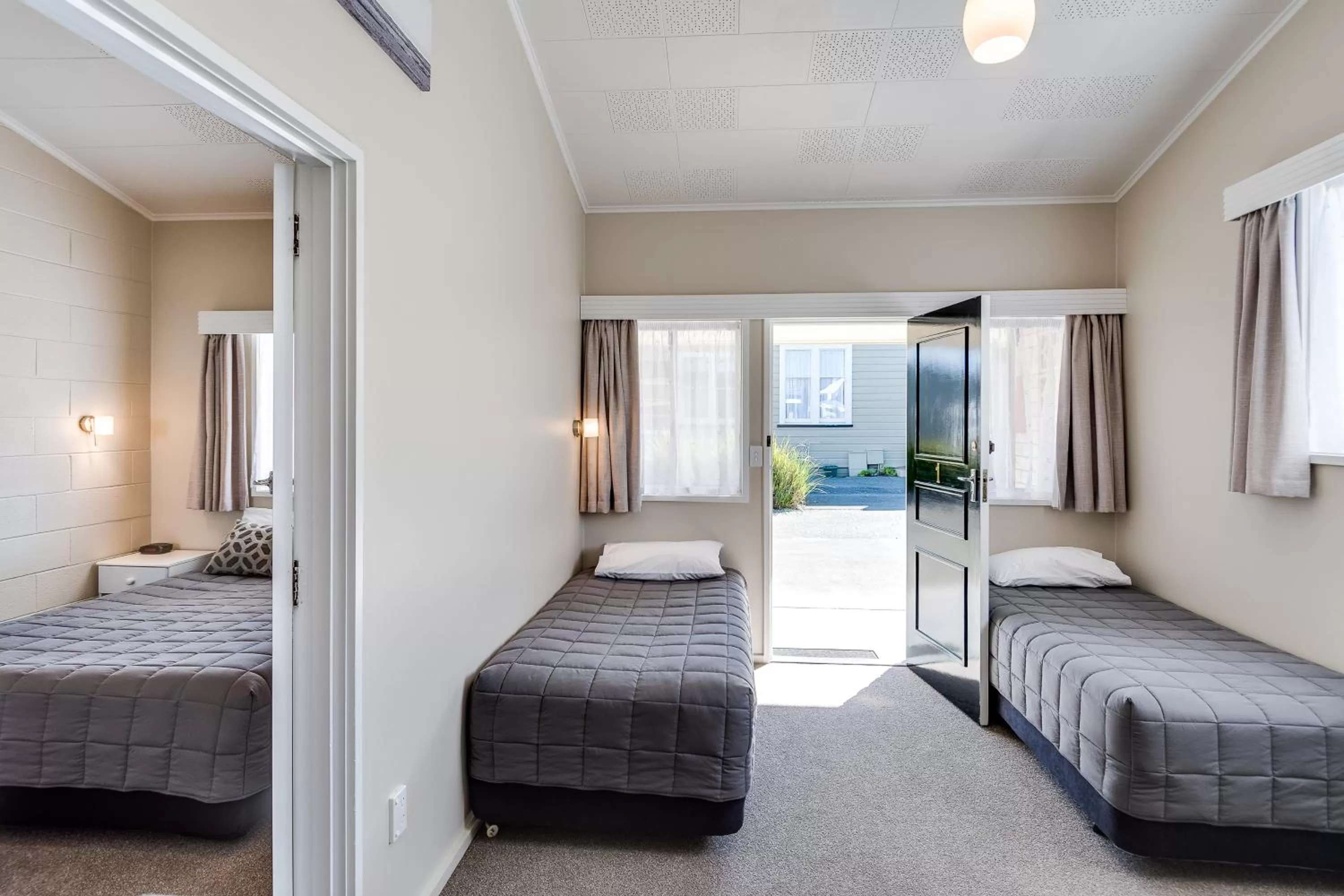 Bedroom, Bed in Gardner Court Motel