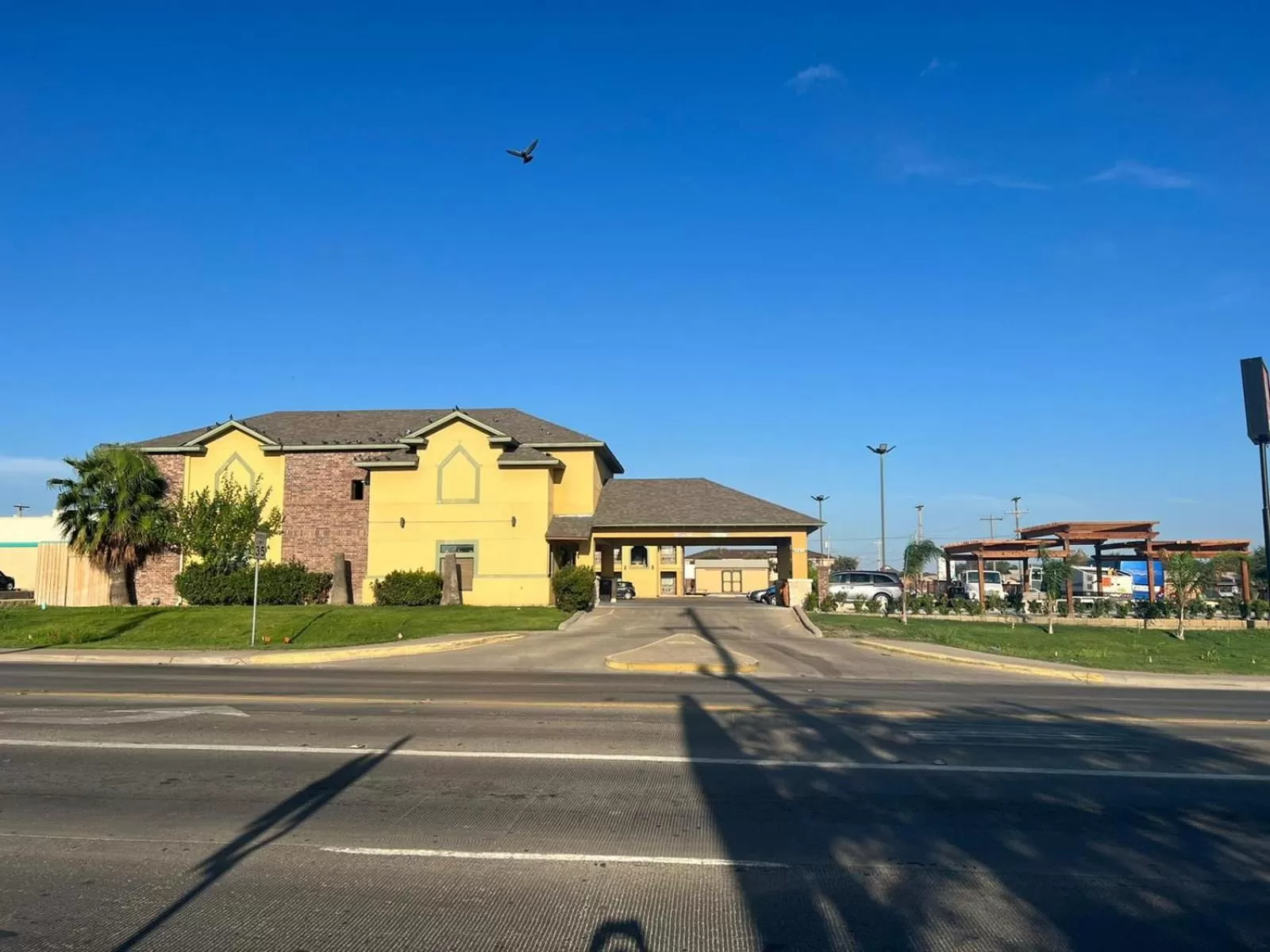 Property building in Country Hill Inn & Suite Eagle Pass