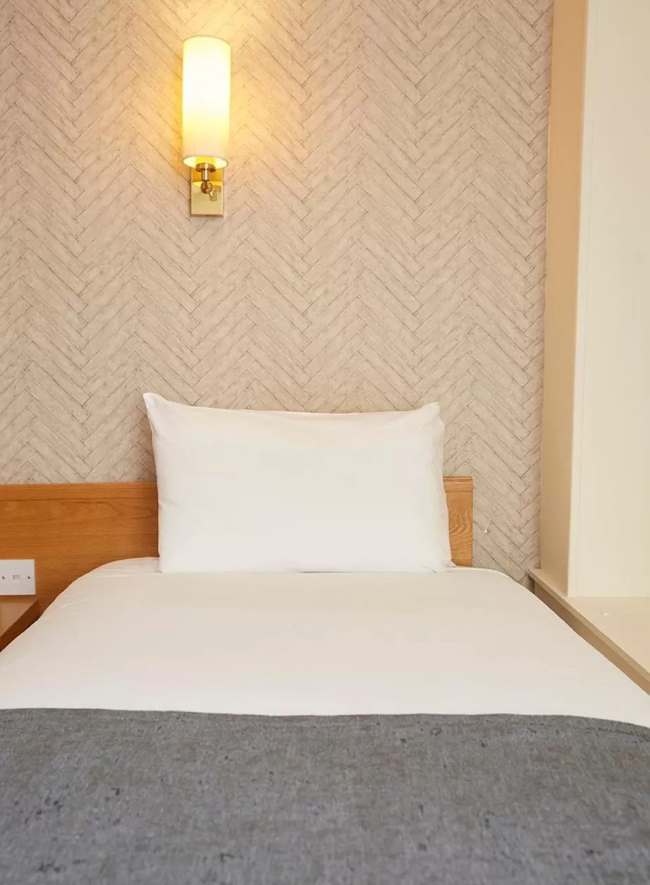 Bed in De Trafford Arms by Chef & Brewer Collection