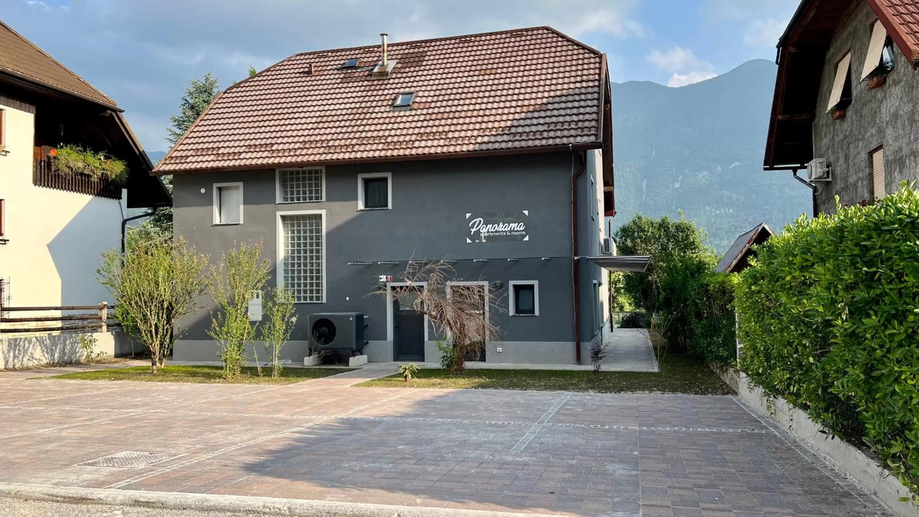 Property Building in Panorama rooms