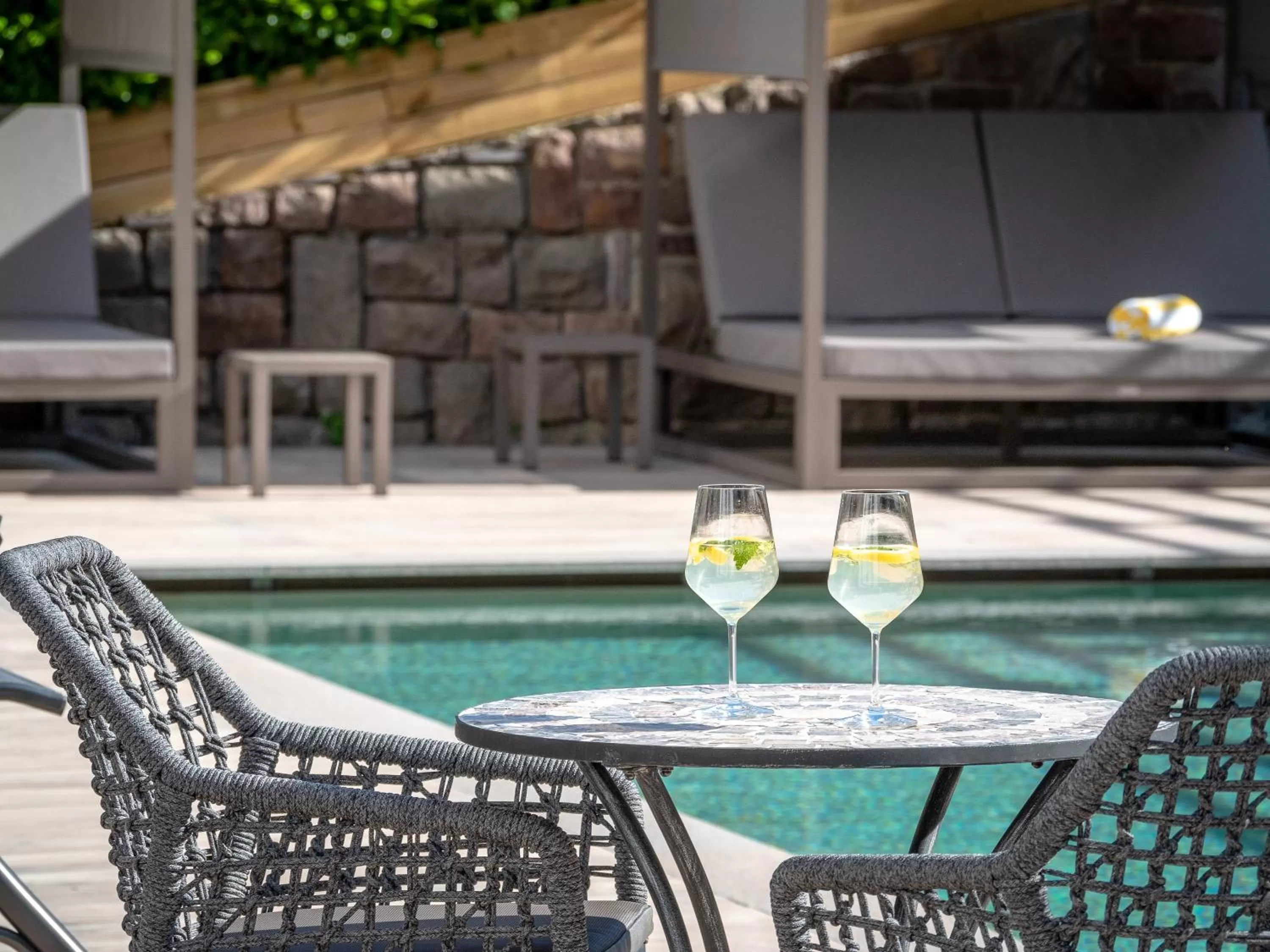 Swimming pool in Residence Garni Hotel Vineus